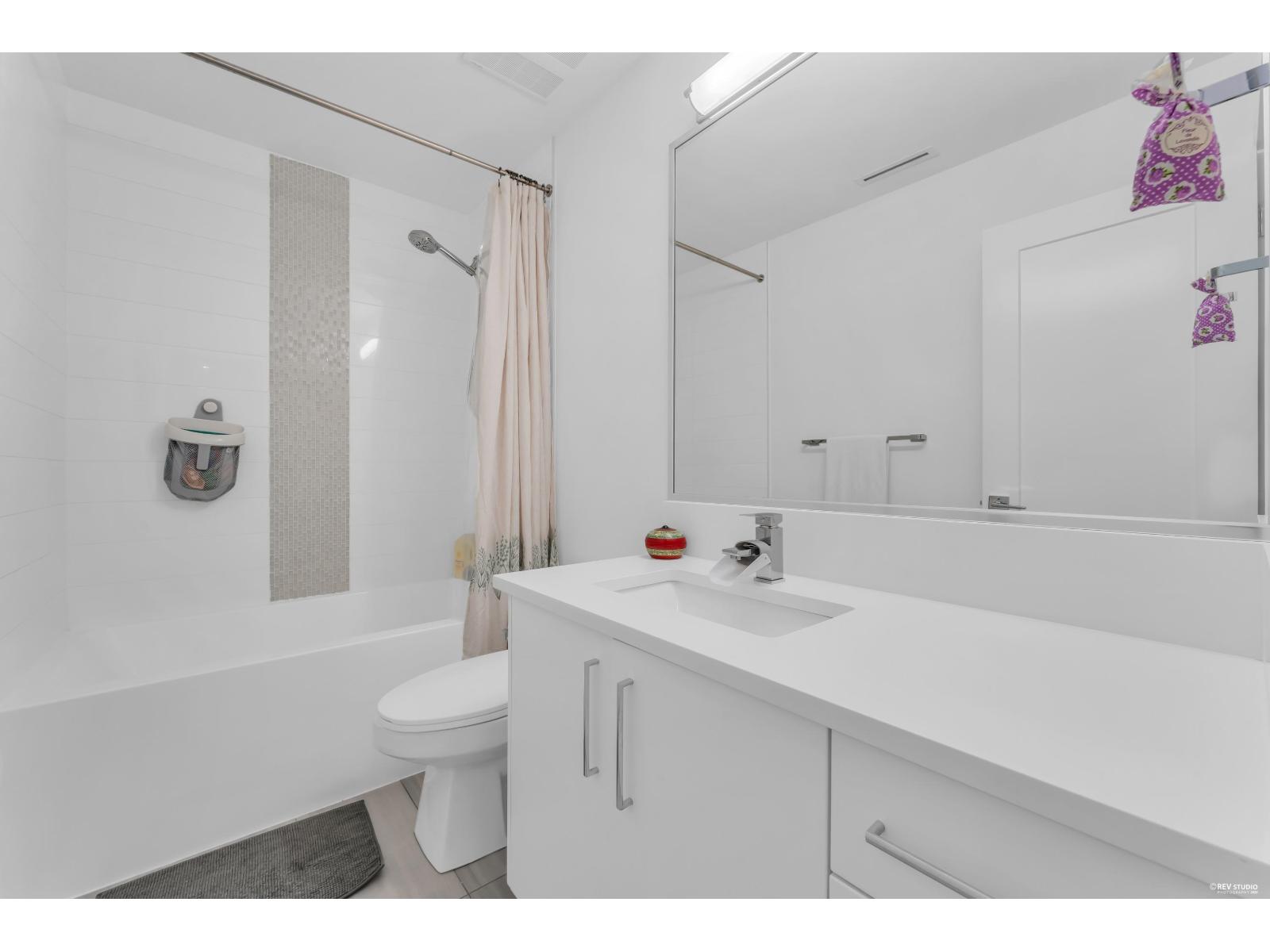 27 15177 60 AVENUE, Surrey