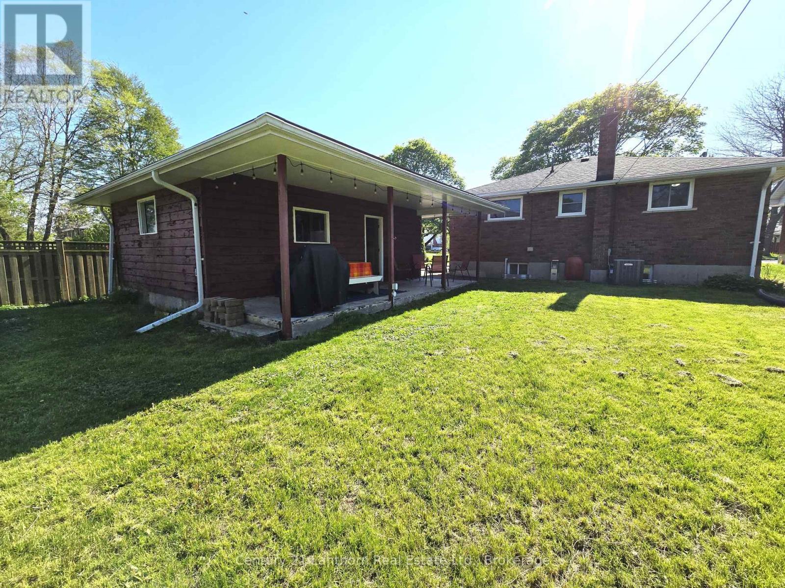 15 MELROSE CRESCENT - 10