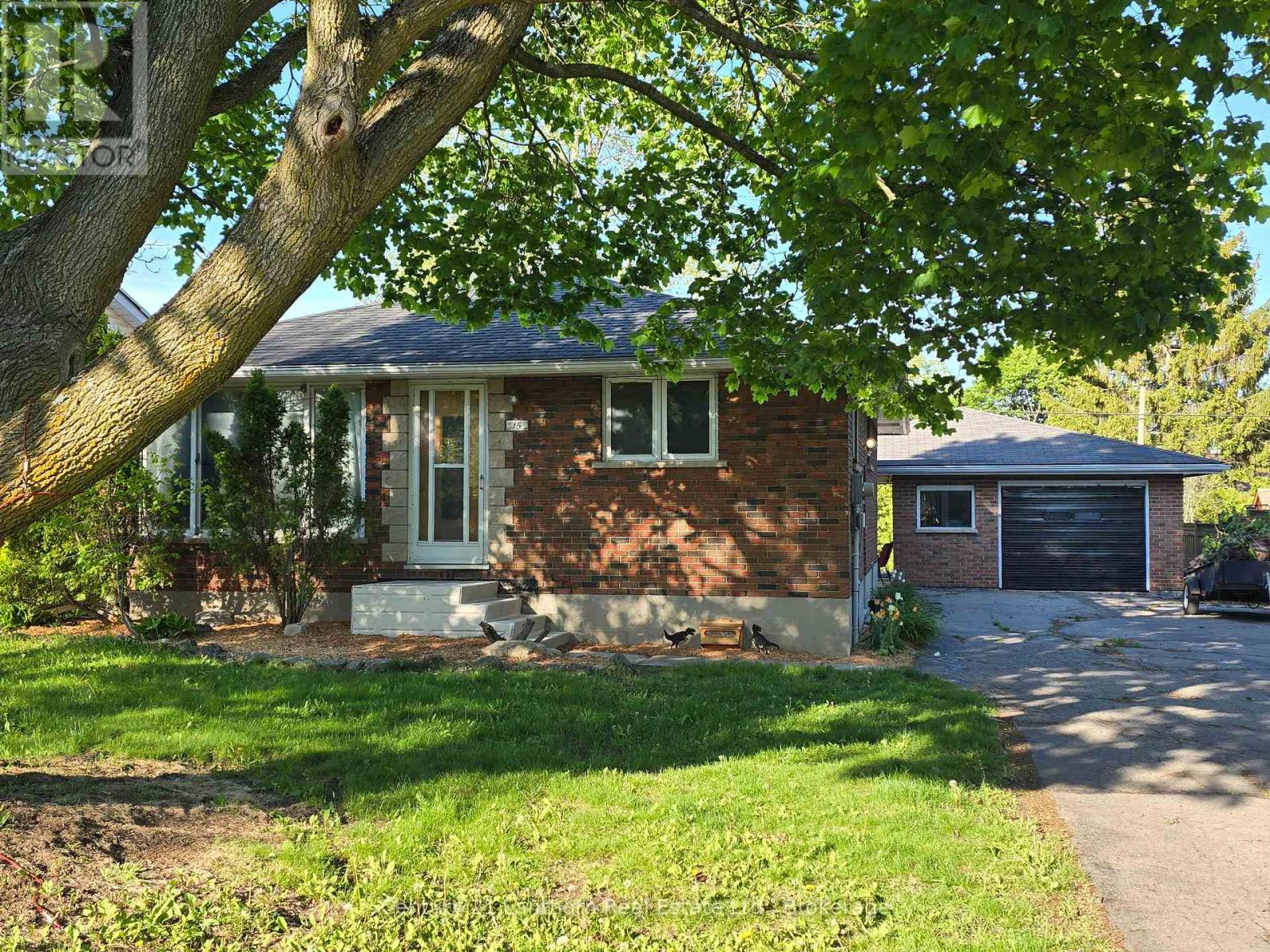 15 MELROSE CRESCENT - Image 2