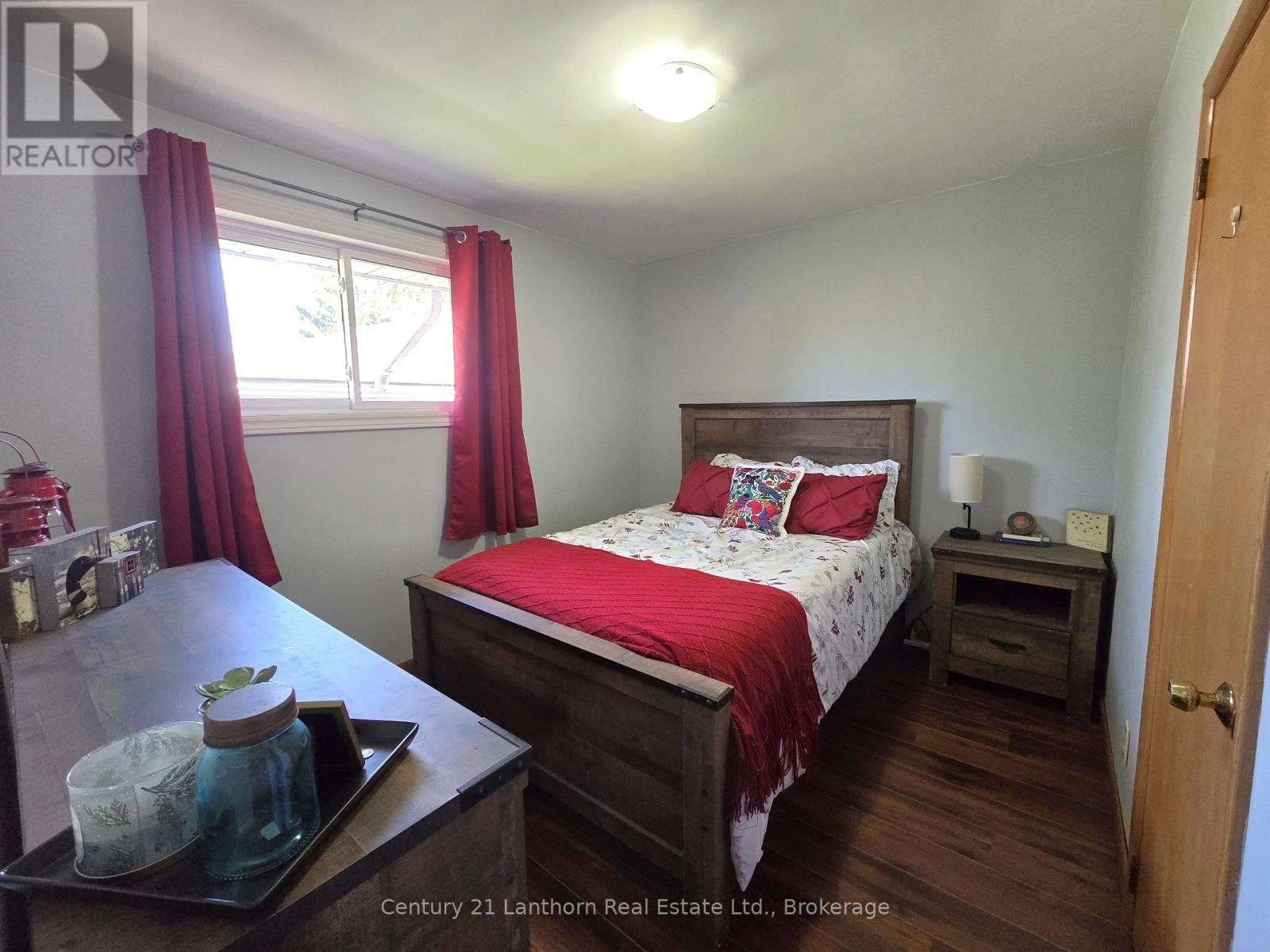 15 MELROSE CRESCENT - 26