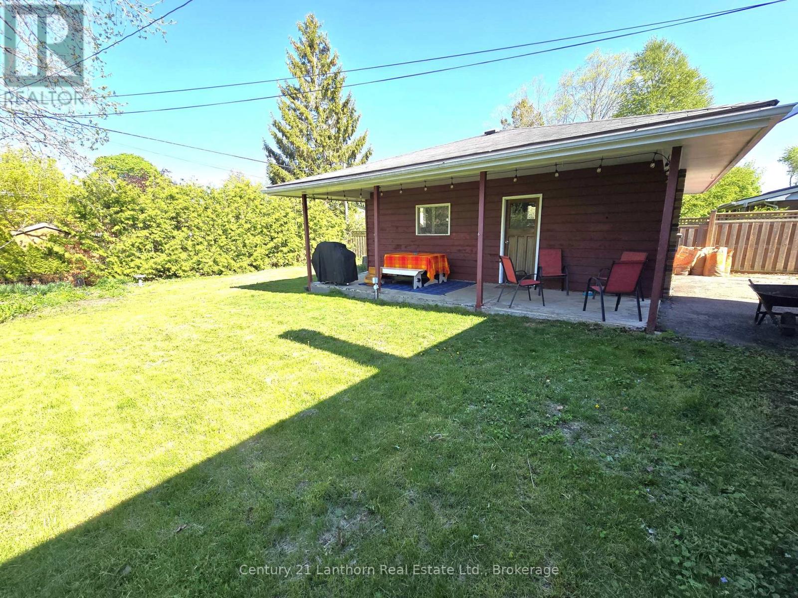 15 MELROSE CRESCENT - 9
