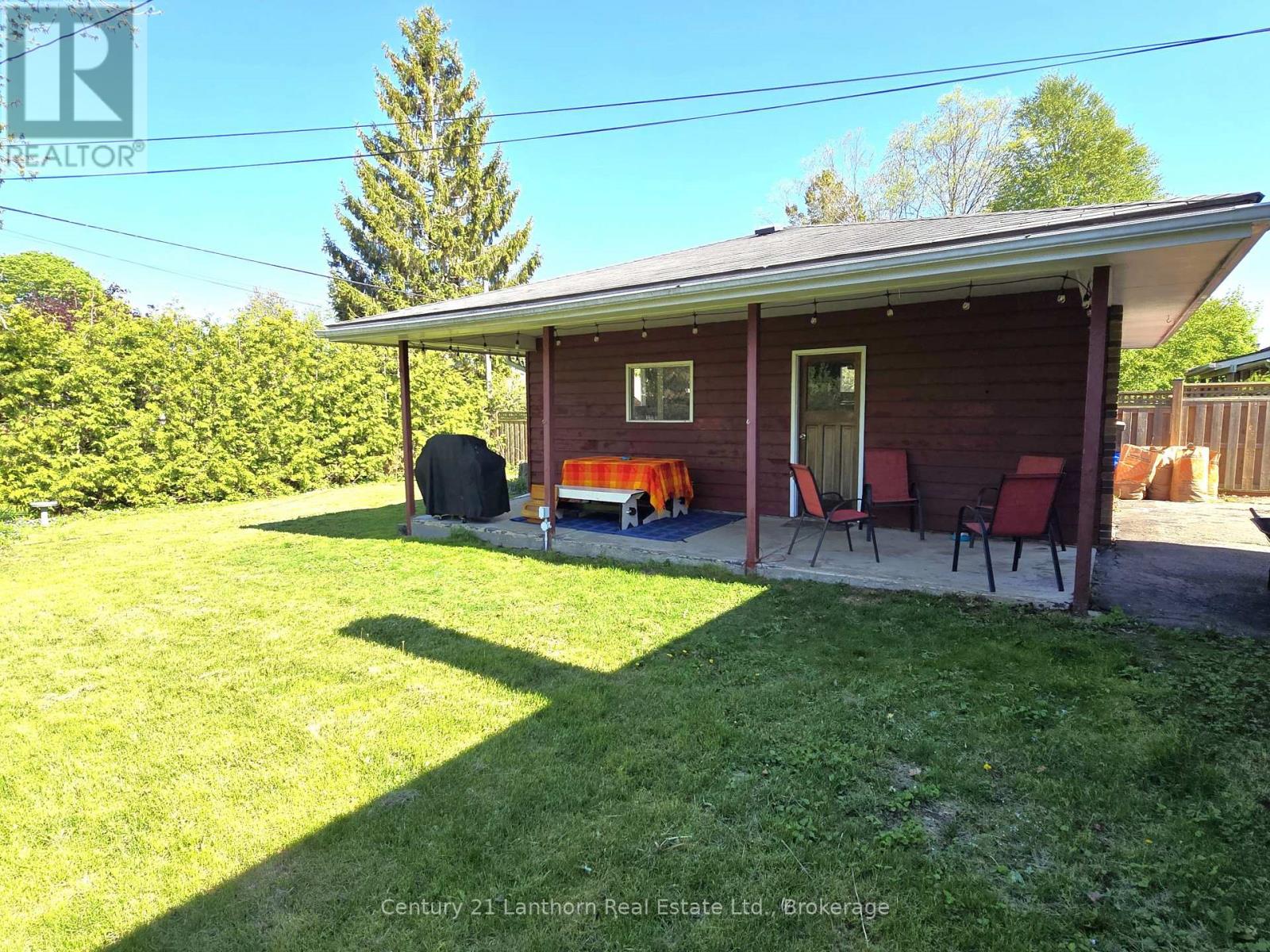 15 MELROSE CRESCENT - 8