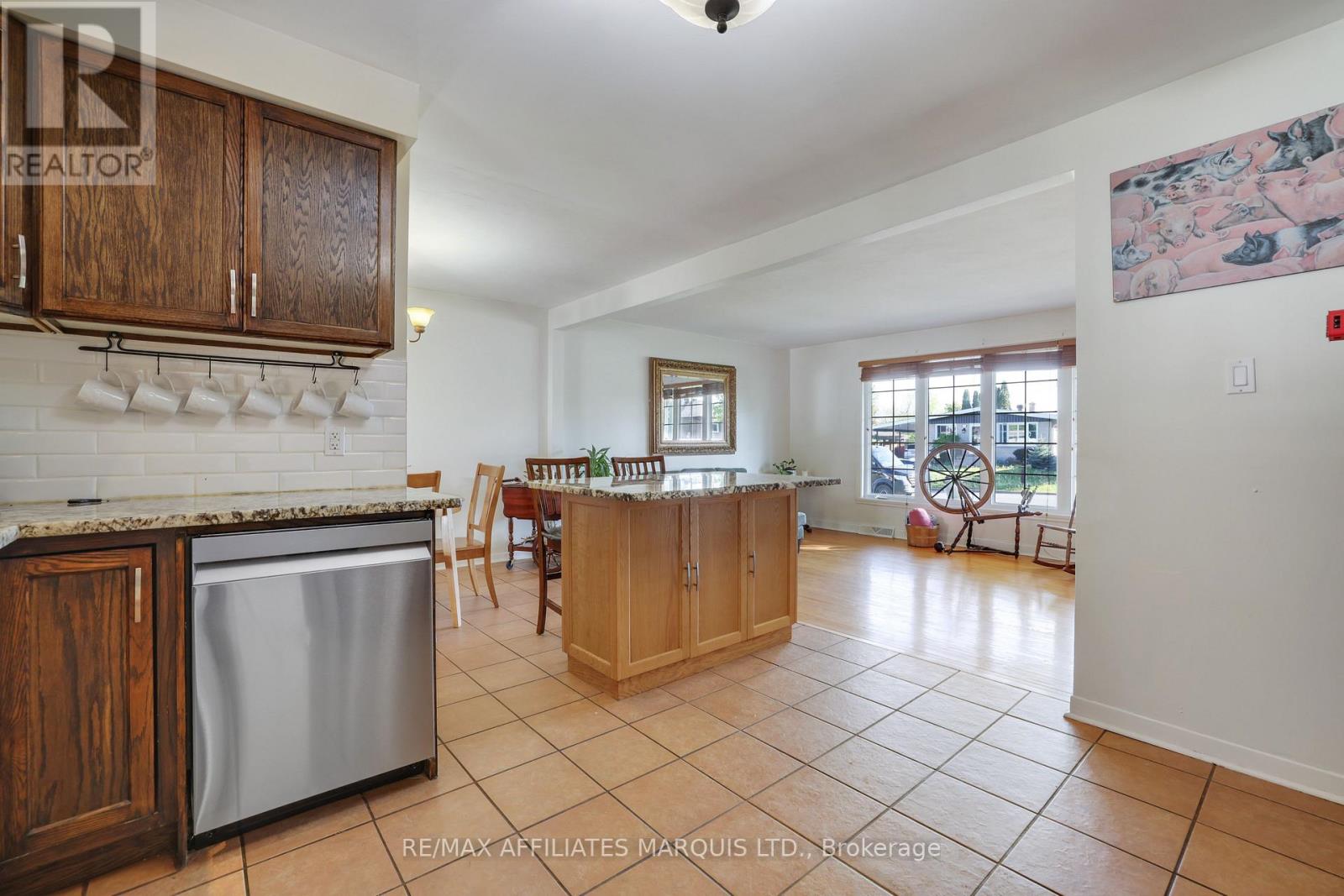 428 BELLEVUE CRESCENT - 11