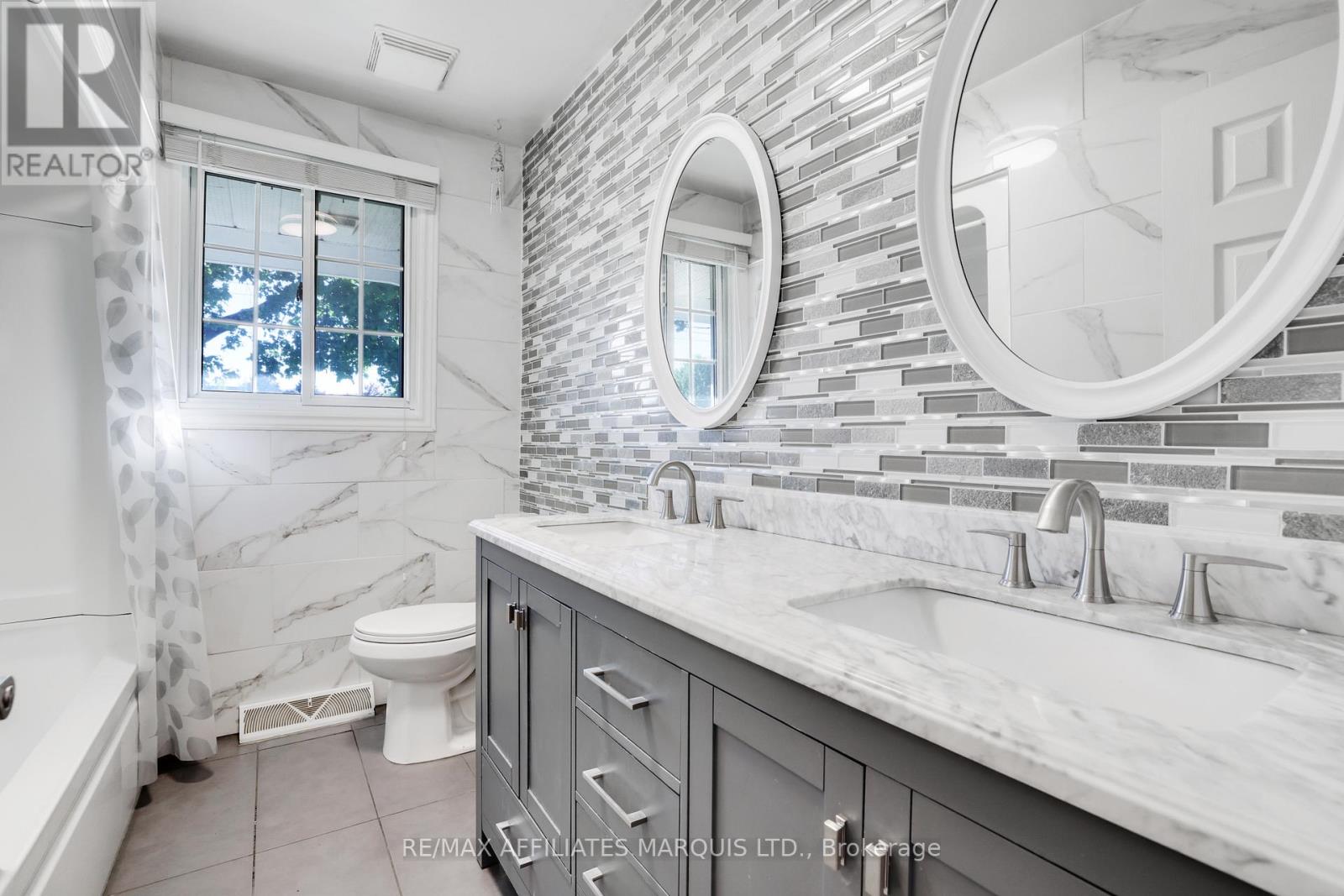 428 BELLEVUE CRESCENT - 13