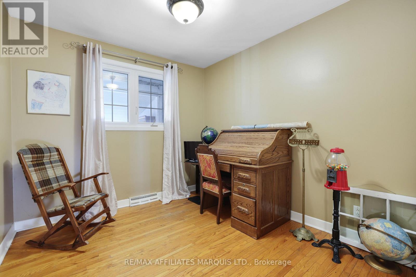 428 BELLEVUE CRESCENT - 18