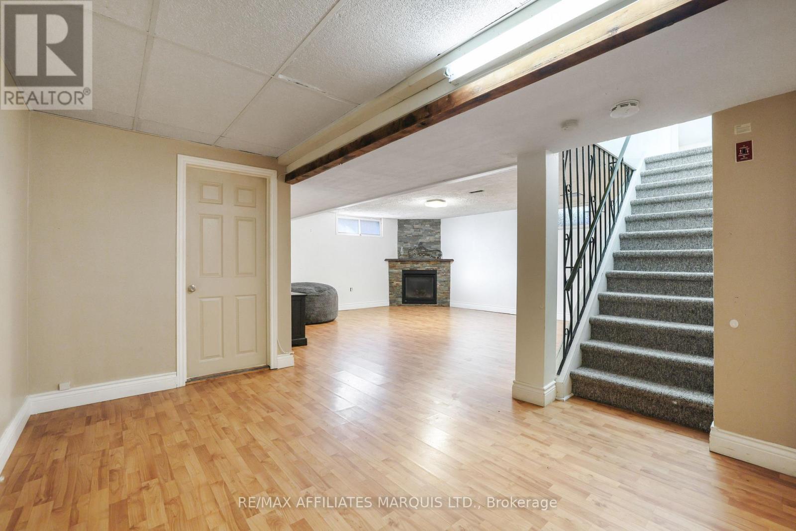 428 BELLEVUE CRESCENT - 22