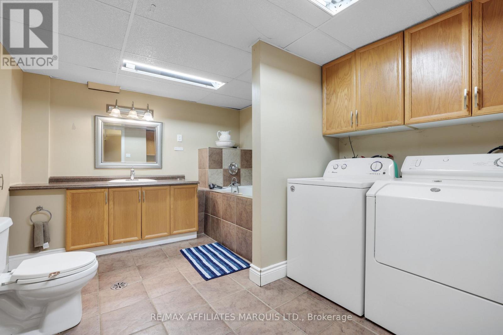 428 BELLEVUE CRESCENT - 26