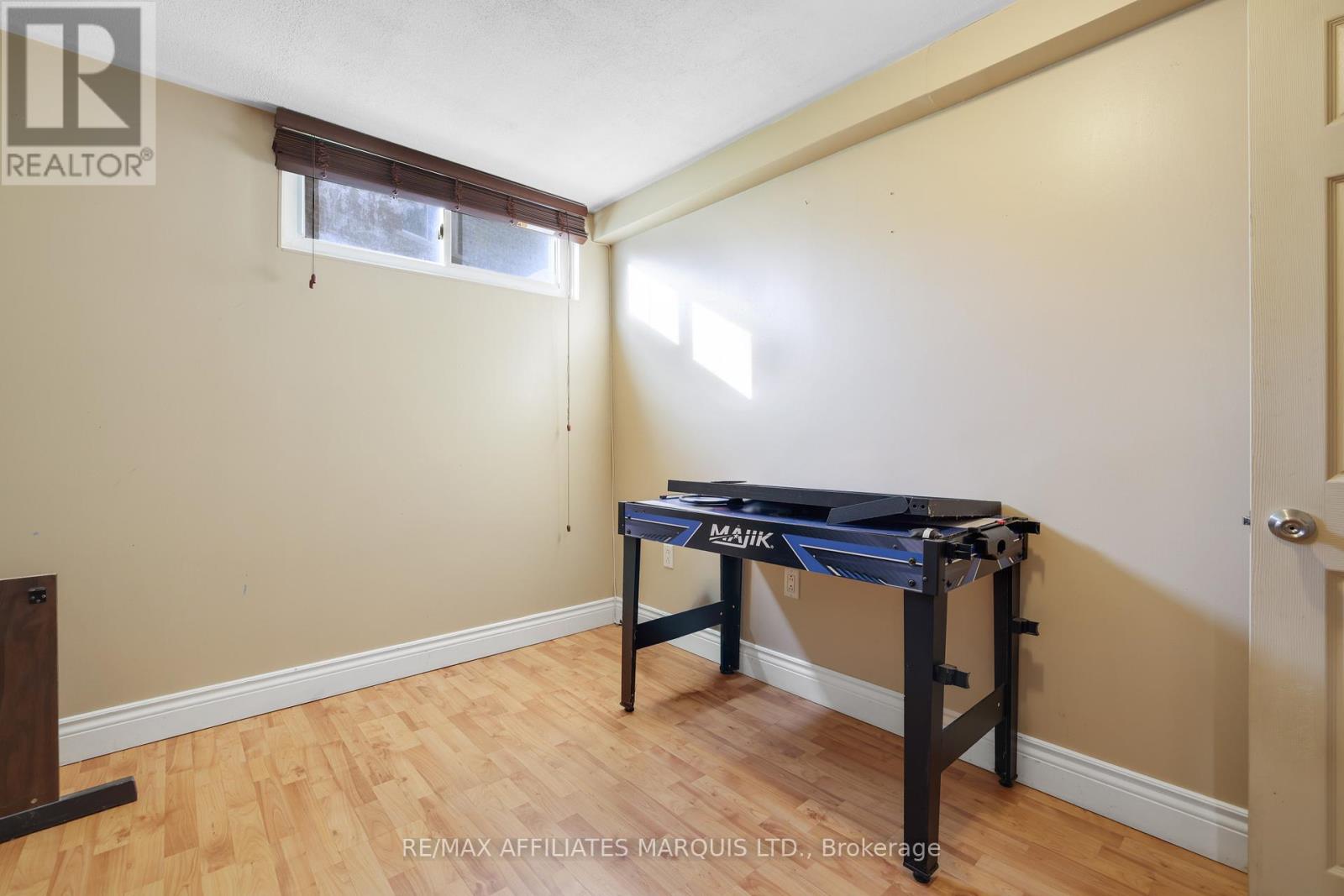 428 BELLEVUE CRESCENT - 28