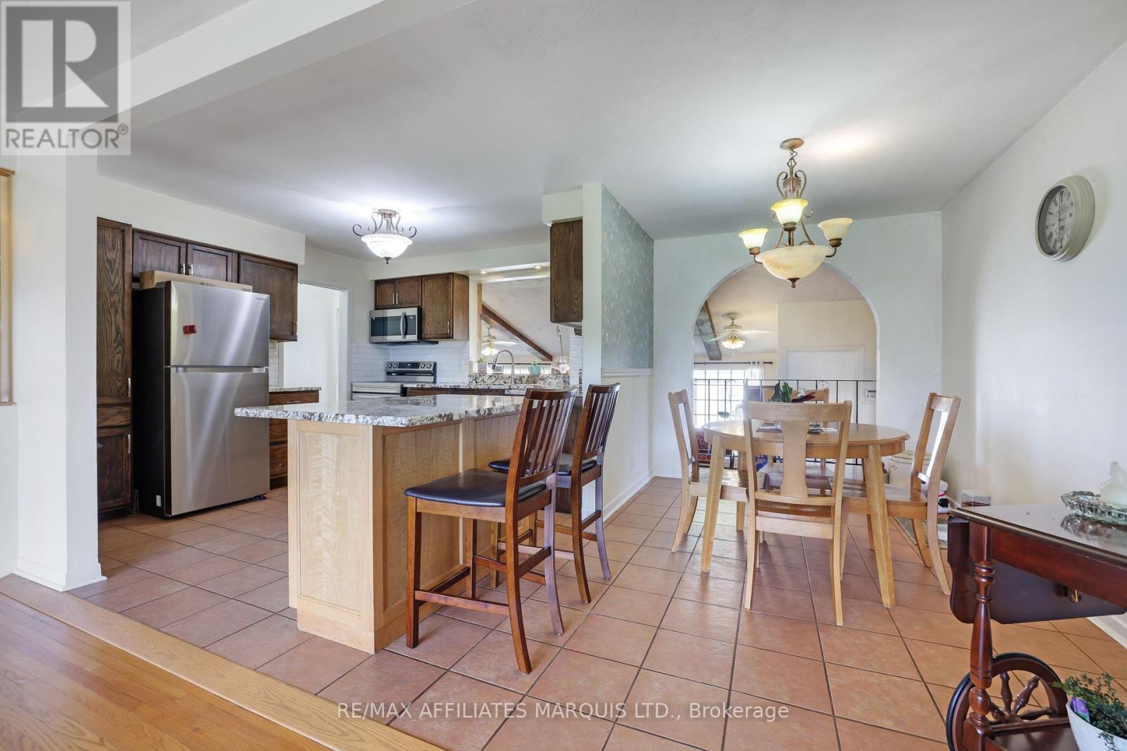 428 BELLEVUE CRESCENT - 7