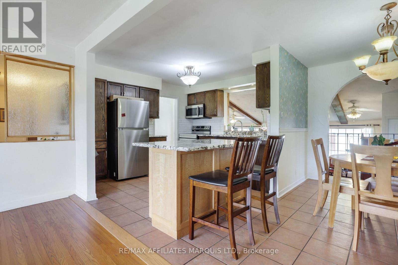 428 BELLEVUE CRESCENT - 8