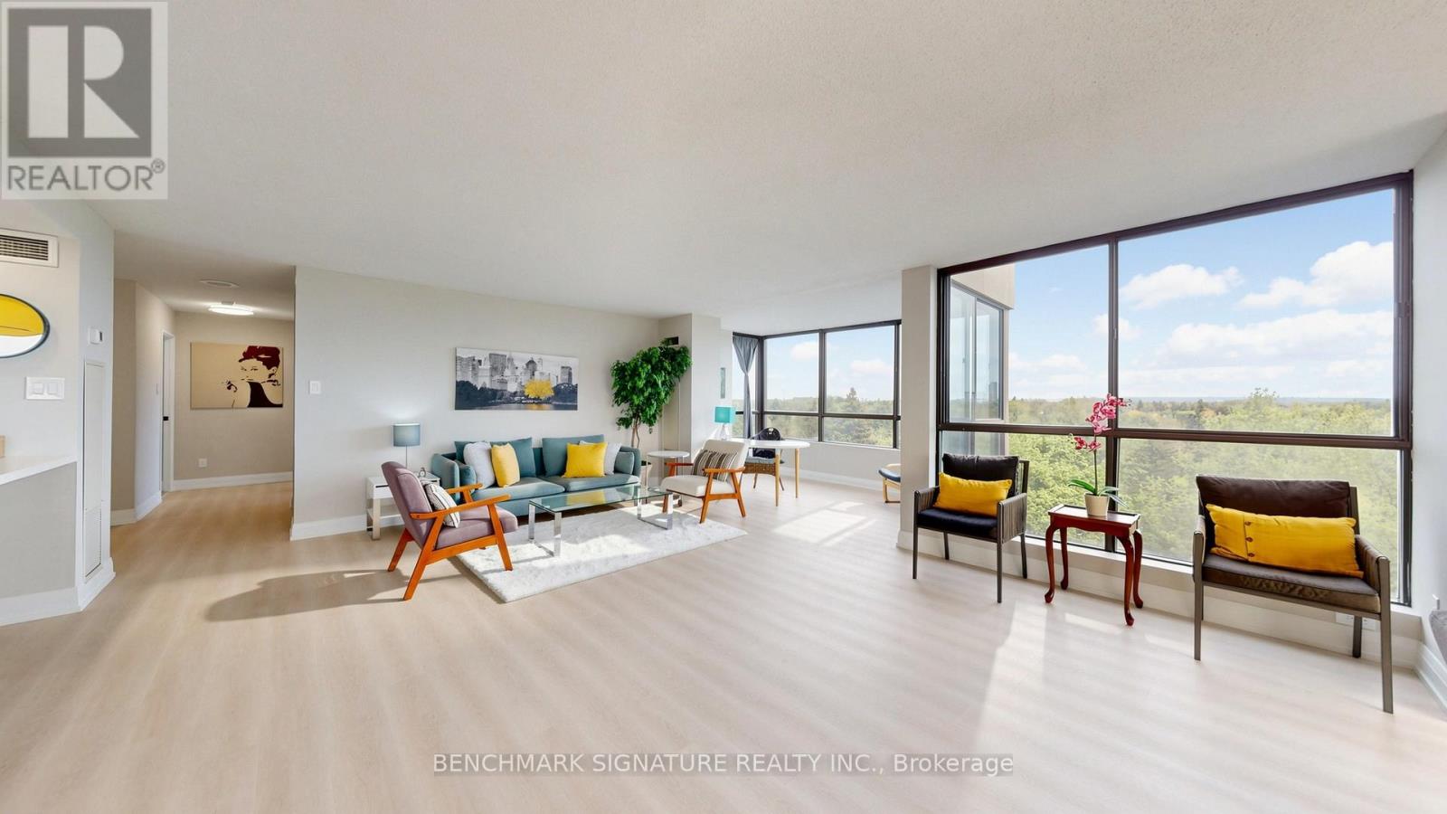 #706 131 TORRESDALE AVENUE - Image 2