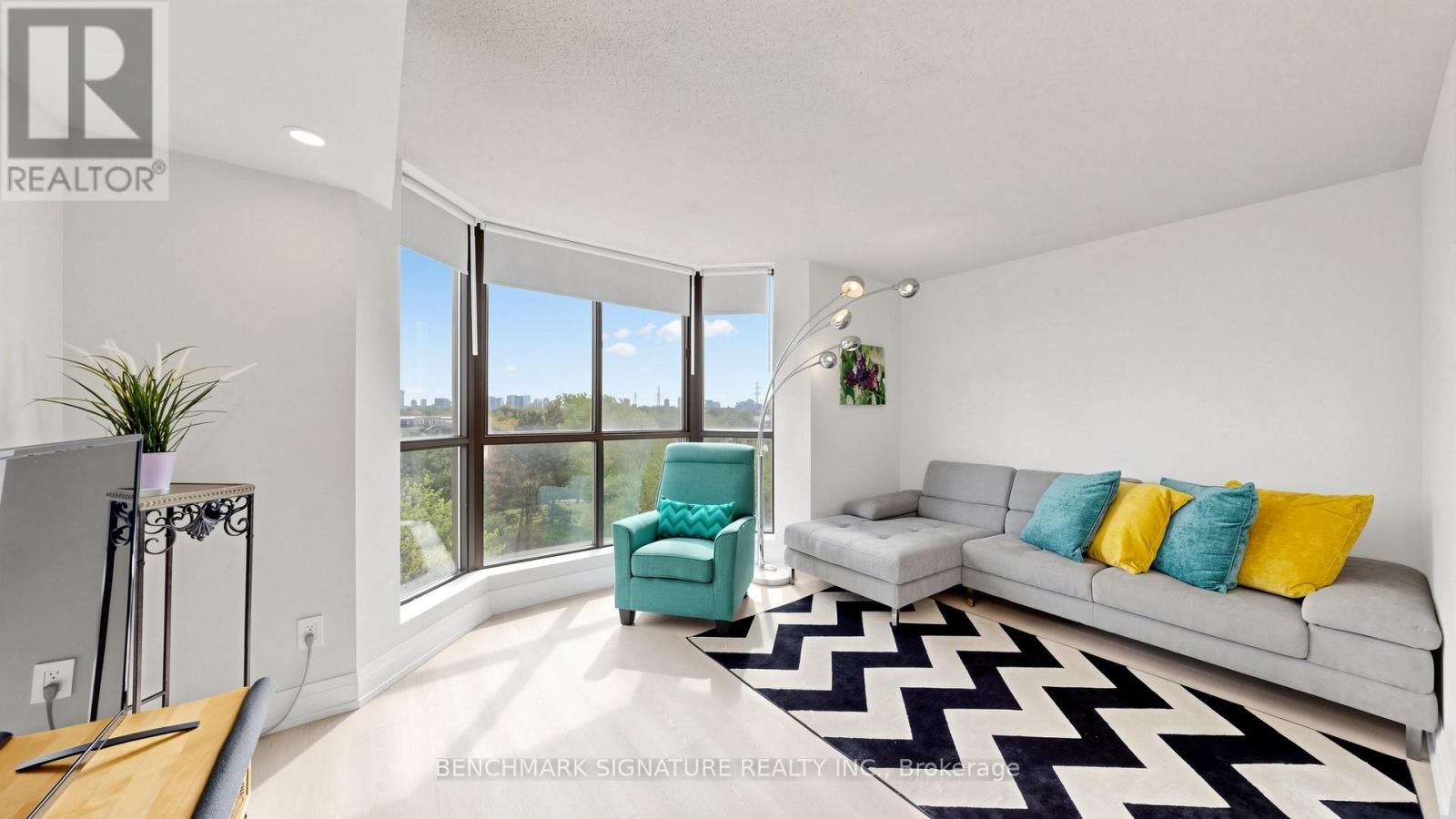 #706 131 TORRESDALE AVENUE - 22