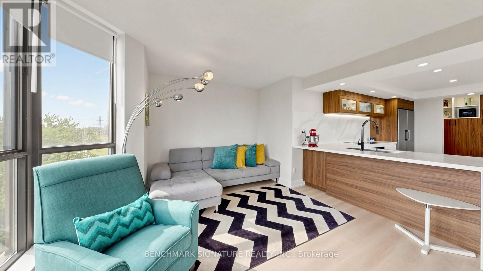 #706 131 TORRESDALE AVENUE - 24