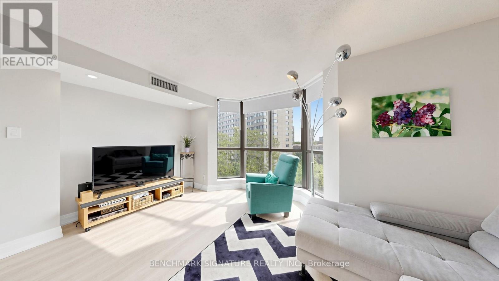 #706 131 TORRESDALE AVENUE - 26