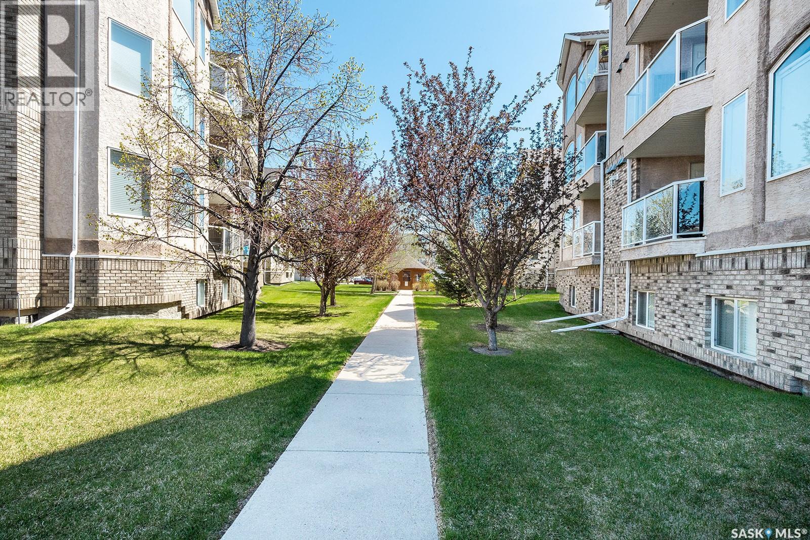 #104 230 Heath AVENUE - 3