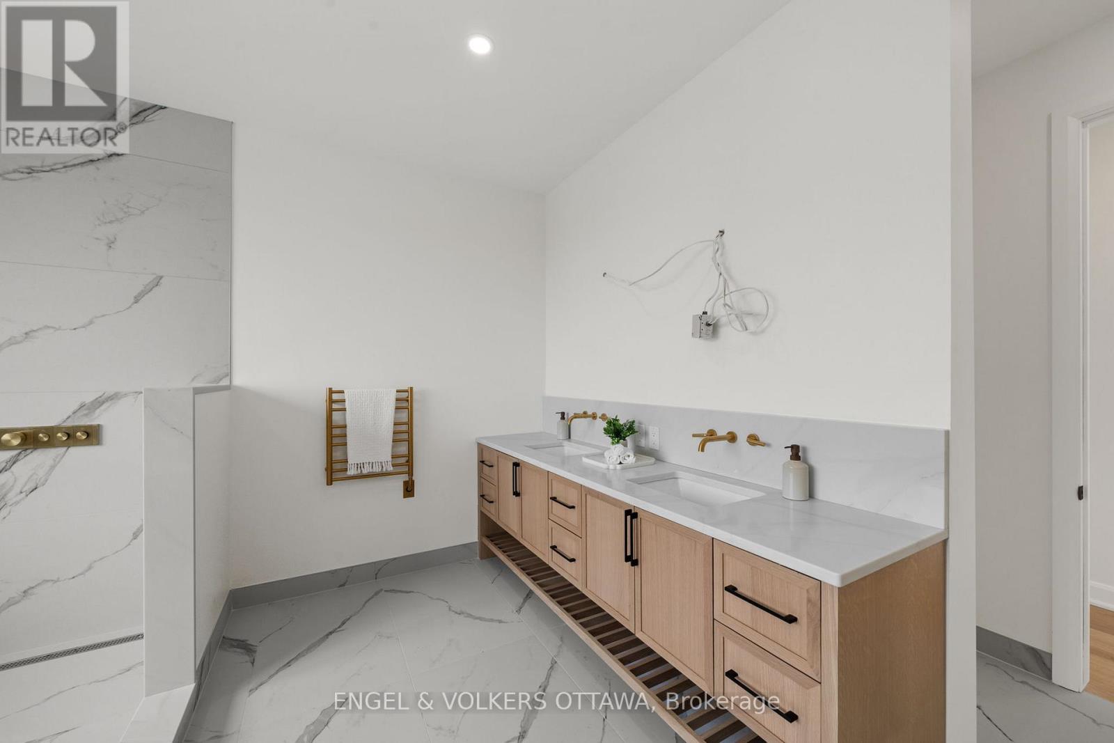 1220 BLACK CANARY DRIVE - 39