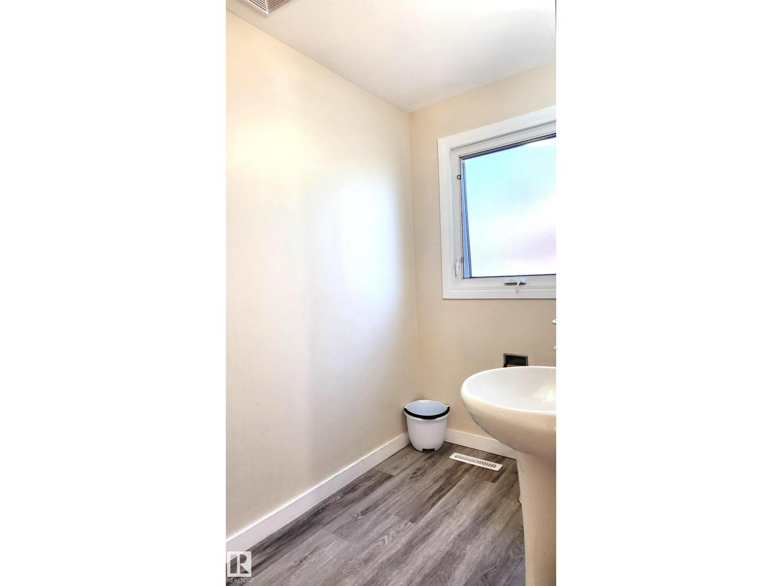 4709 106 ST NW - 21