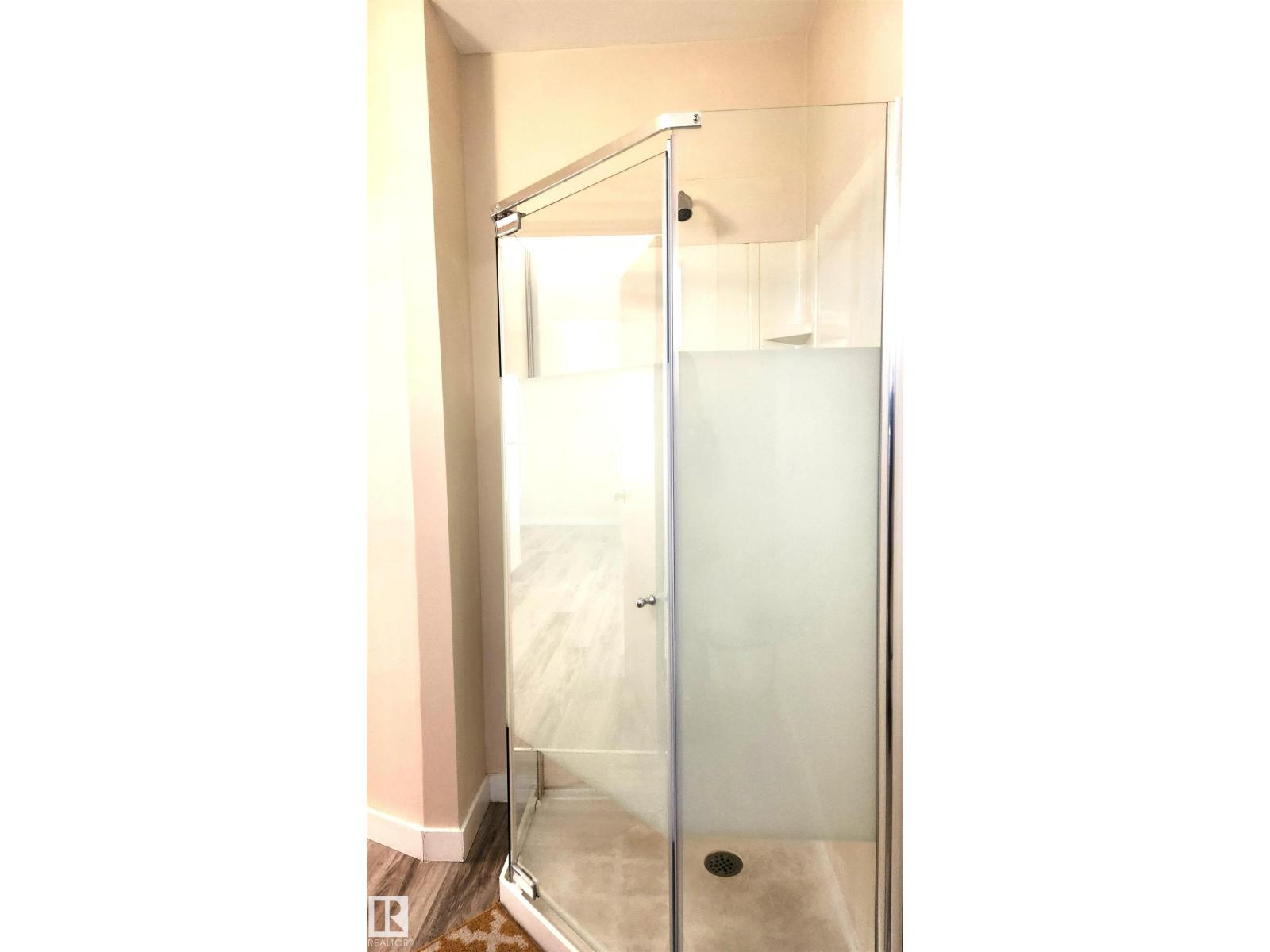 4709 106 ST NW - 22