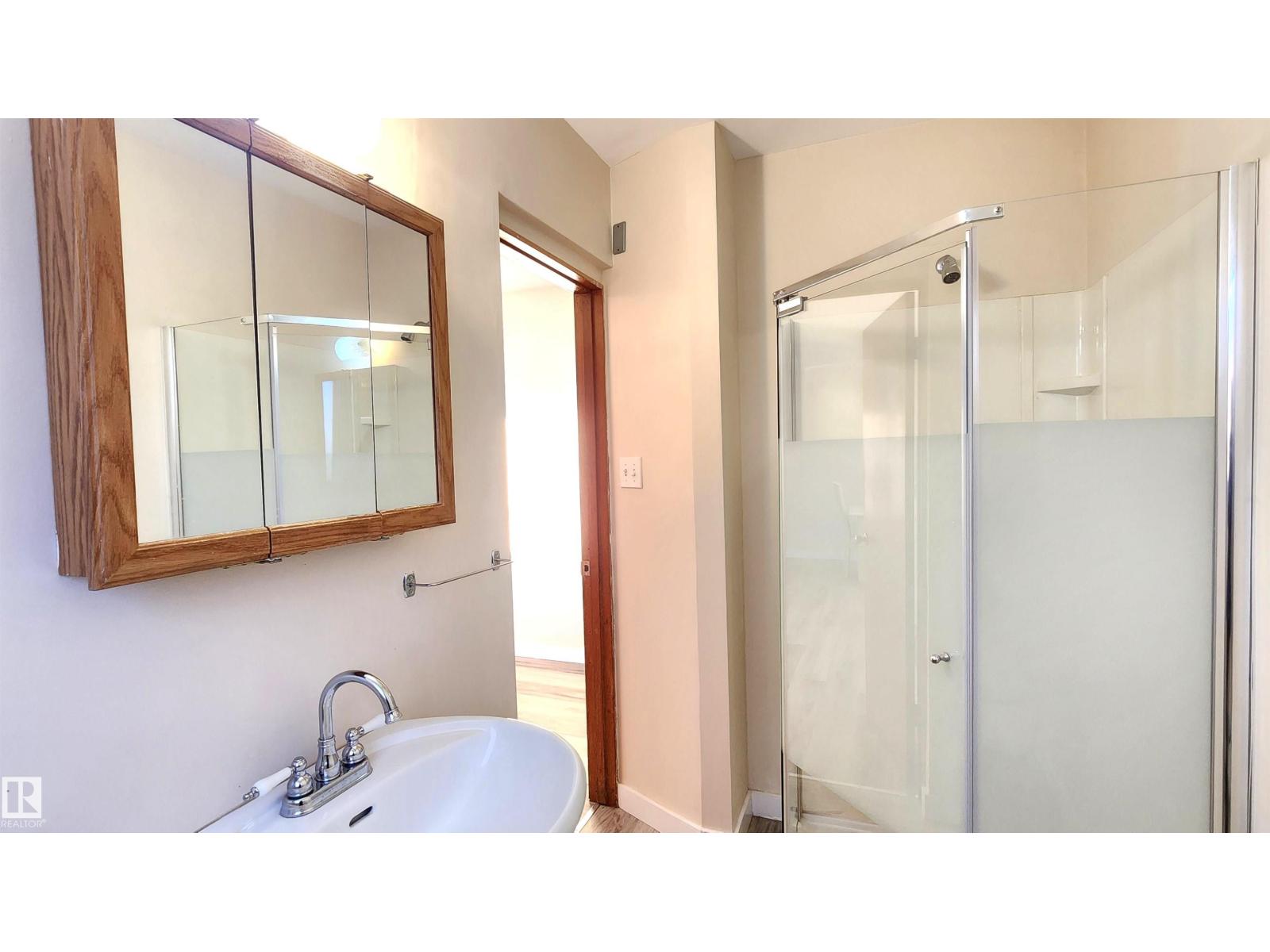 4709 106 ST NW - 23
