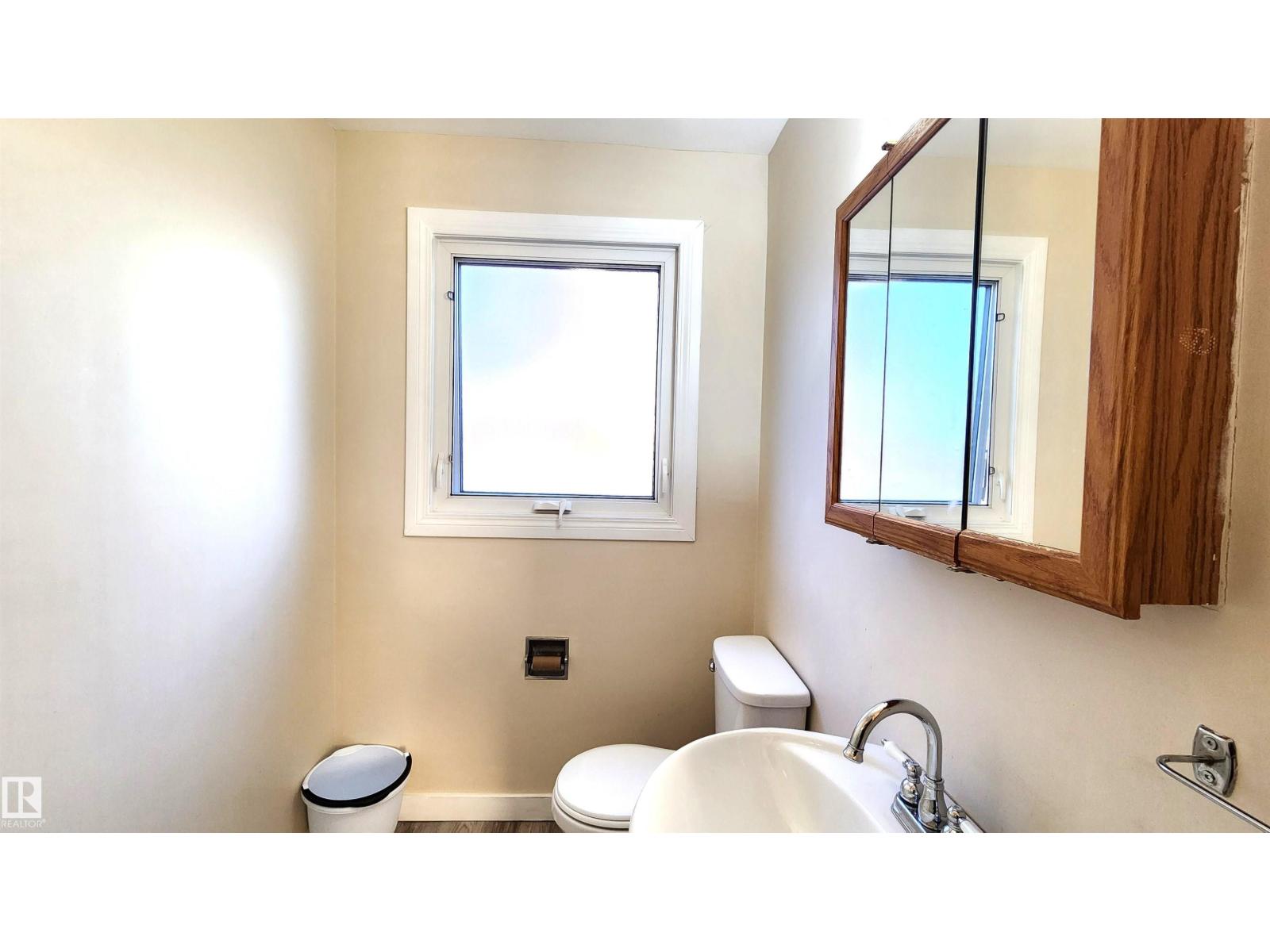 4709 106 ST NW - 25
