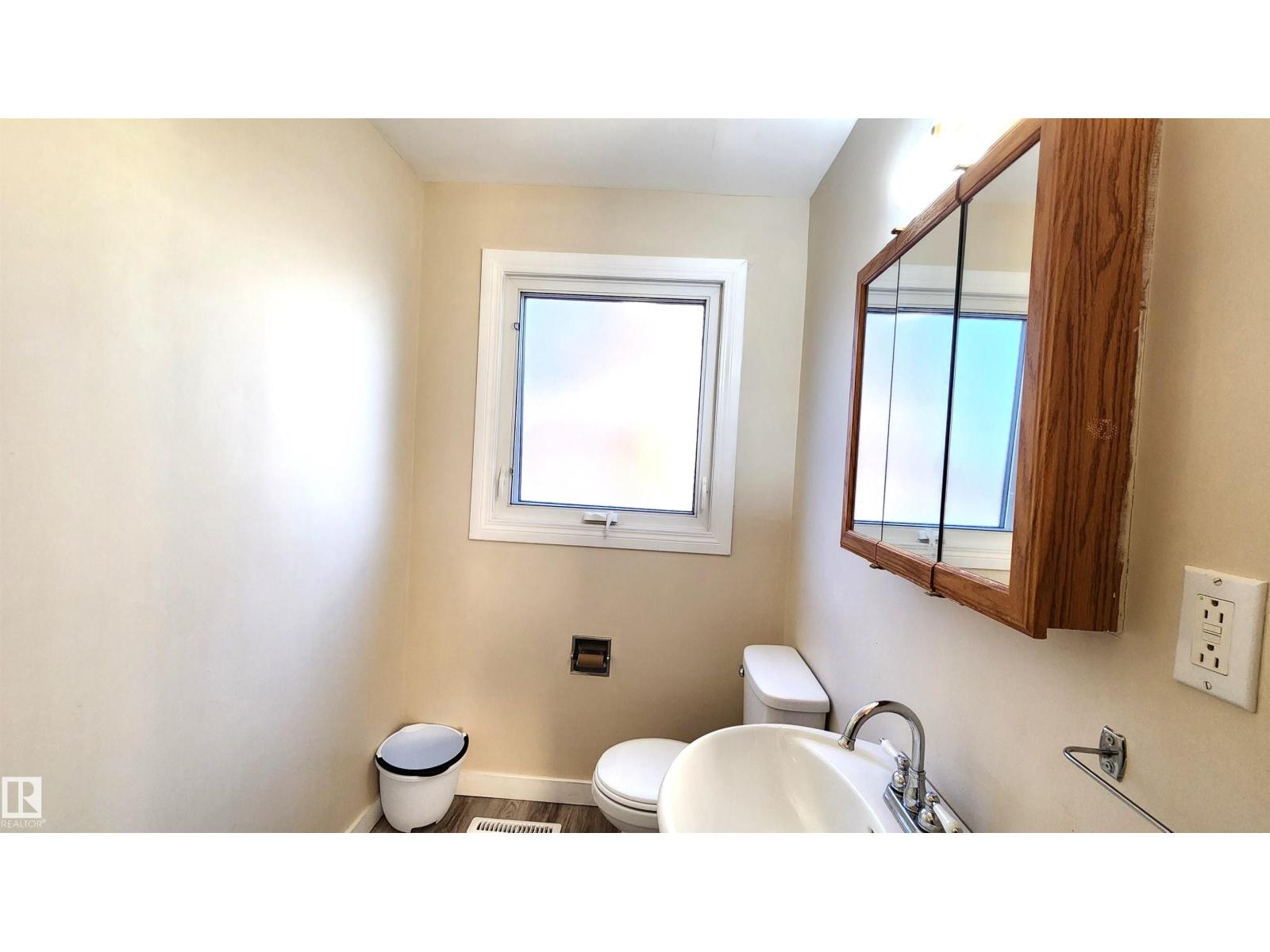 4709 106 ST NW - 26