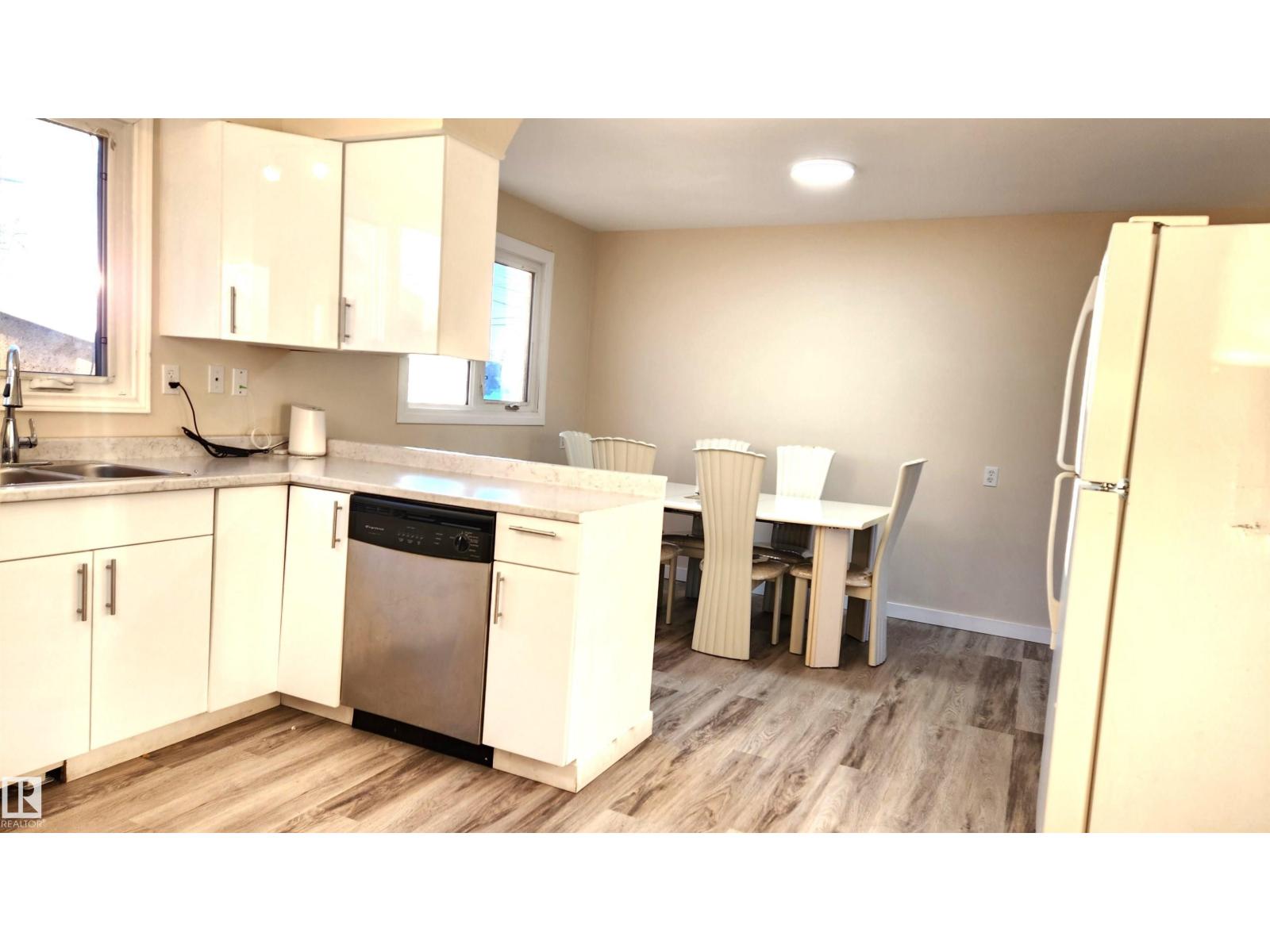 4709 106 ST NW - 3