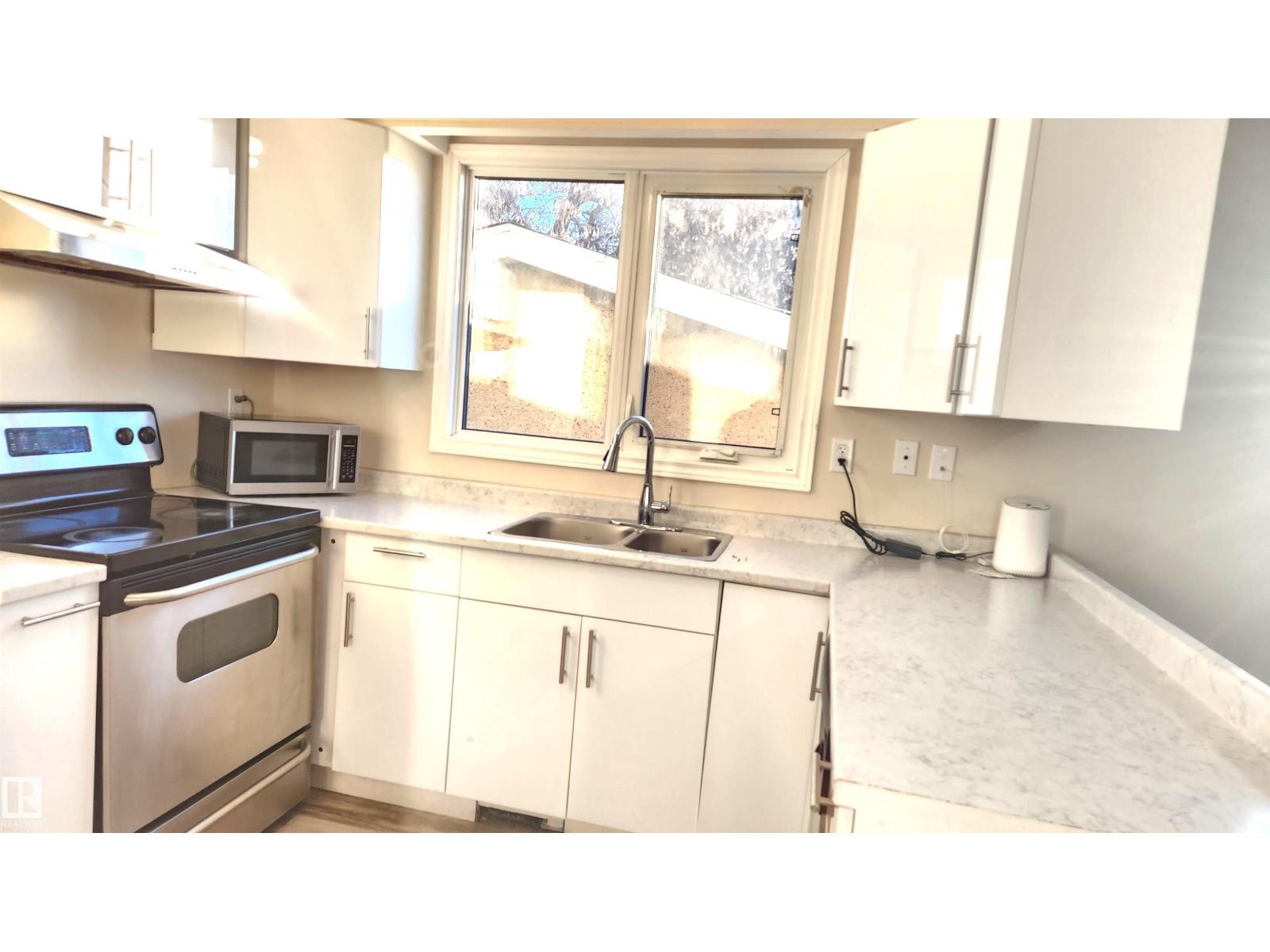 4709 106 ST NW - 4