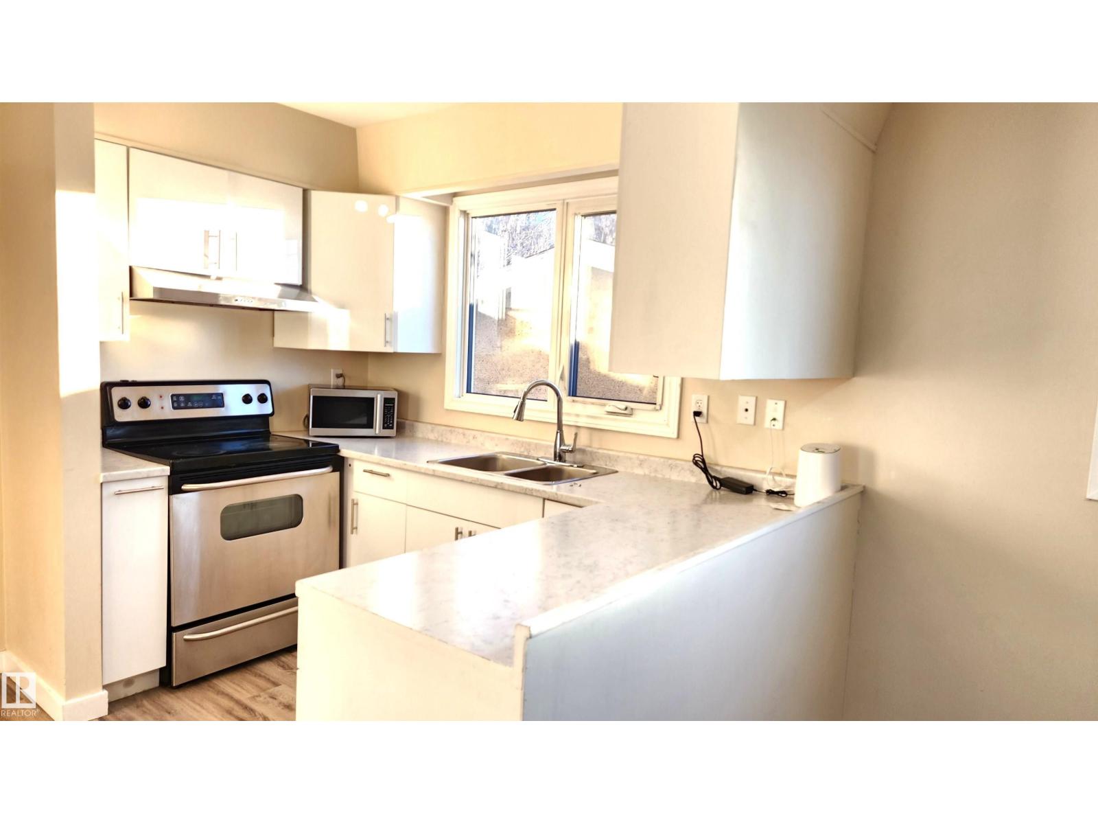 4709 106 ST NW - 5