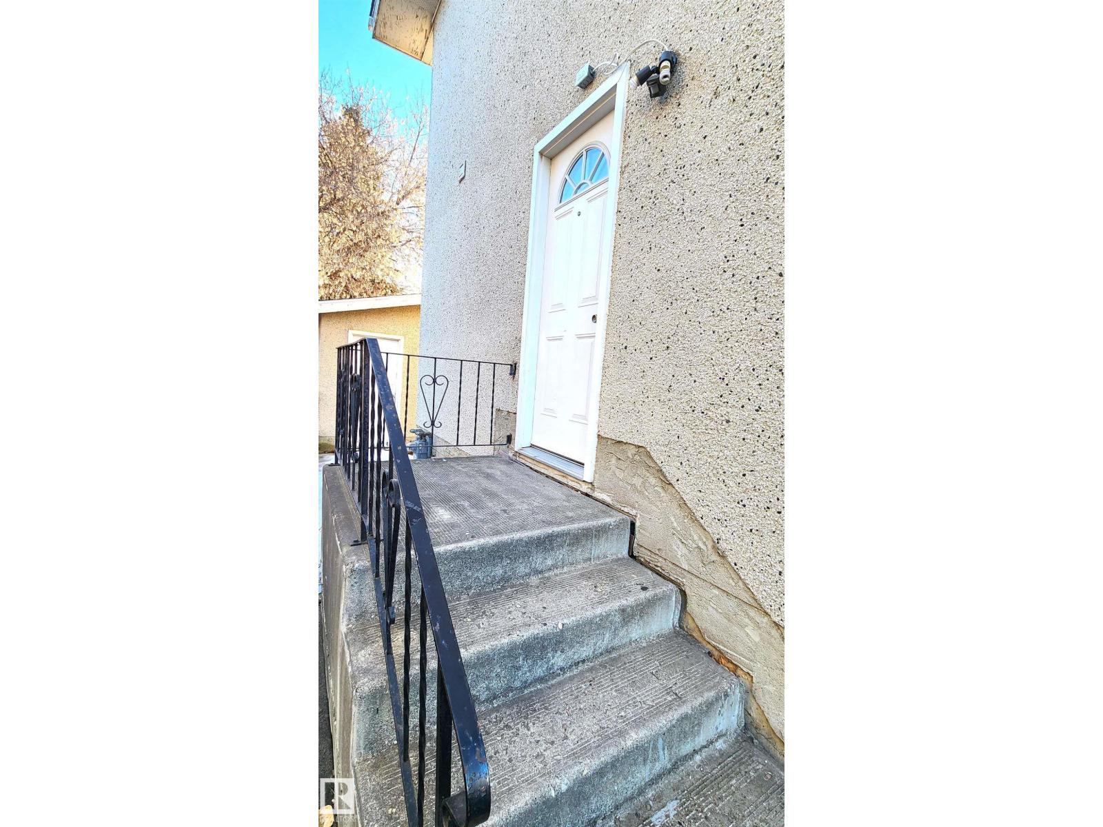 4709 106 ST NW - 52