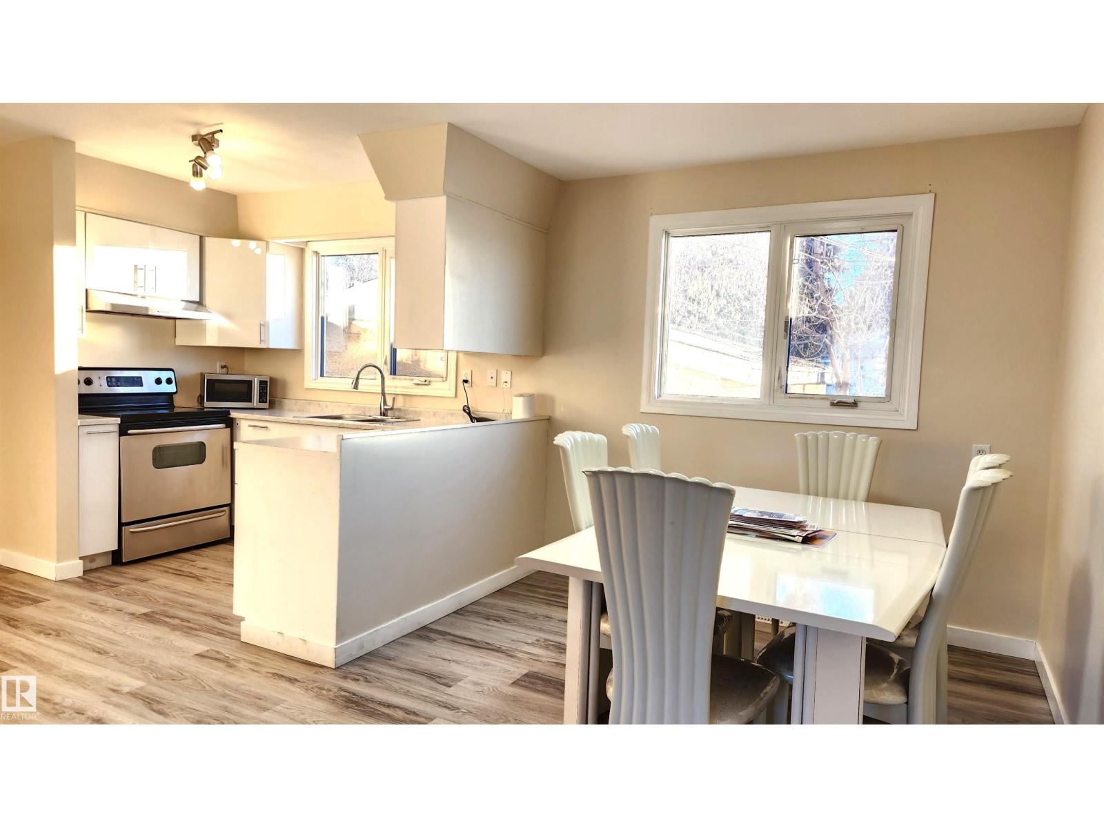 4709 106 ST NW - 9