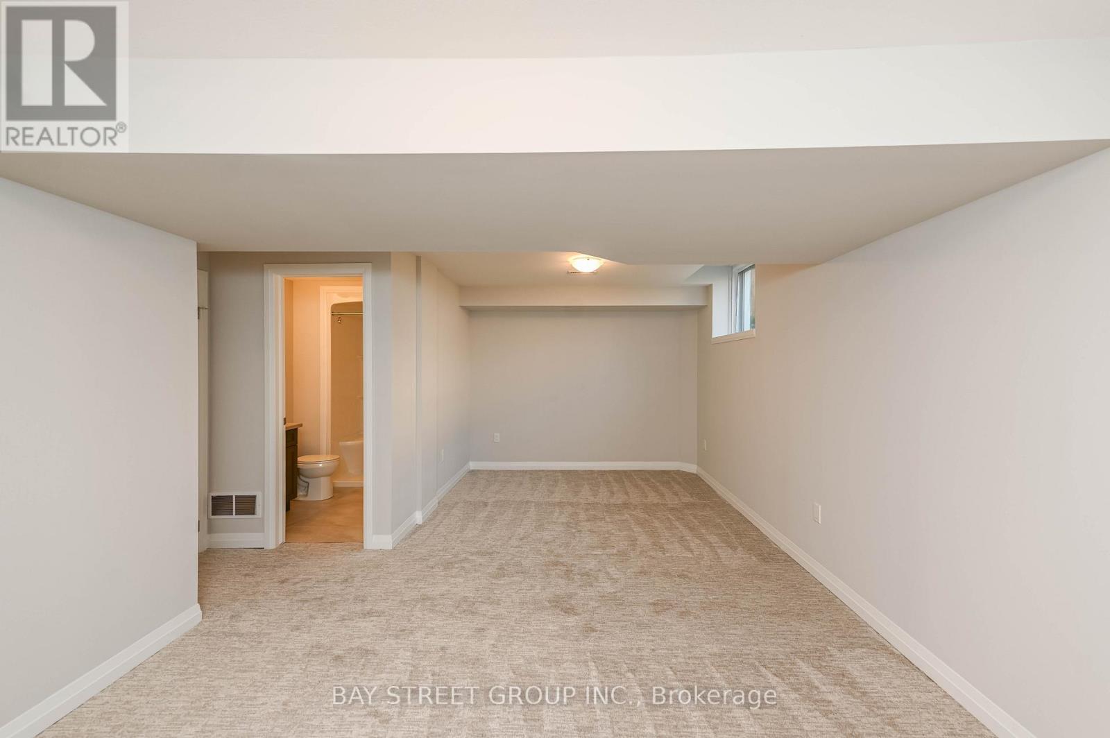 #61 4552 PORTAGE ROAD - 27