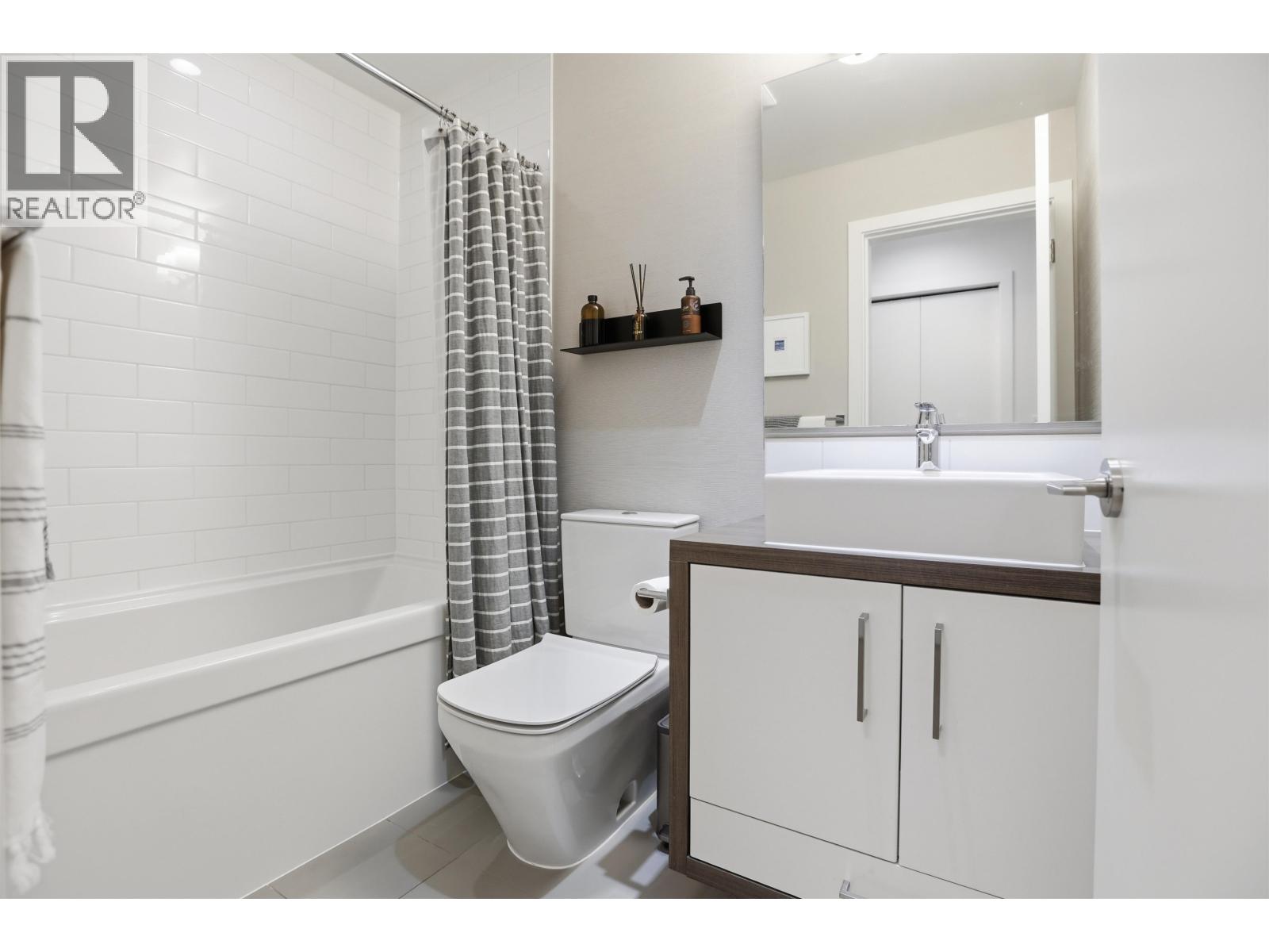 46 433 SEYMOUR RIVER PLACE, North Vancouver