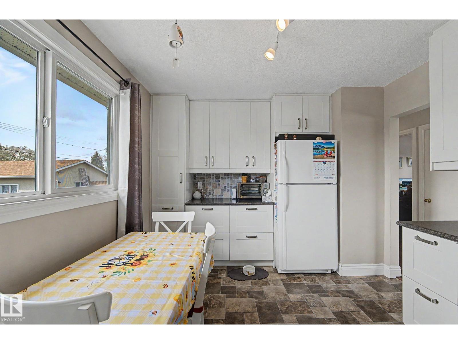 13548 123 ST NW - 12