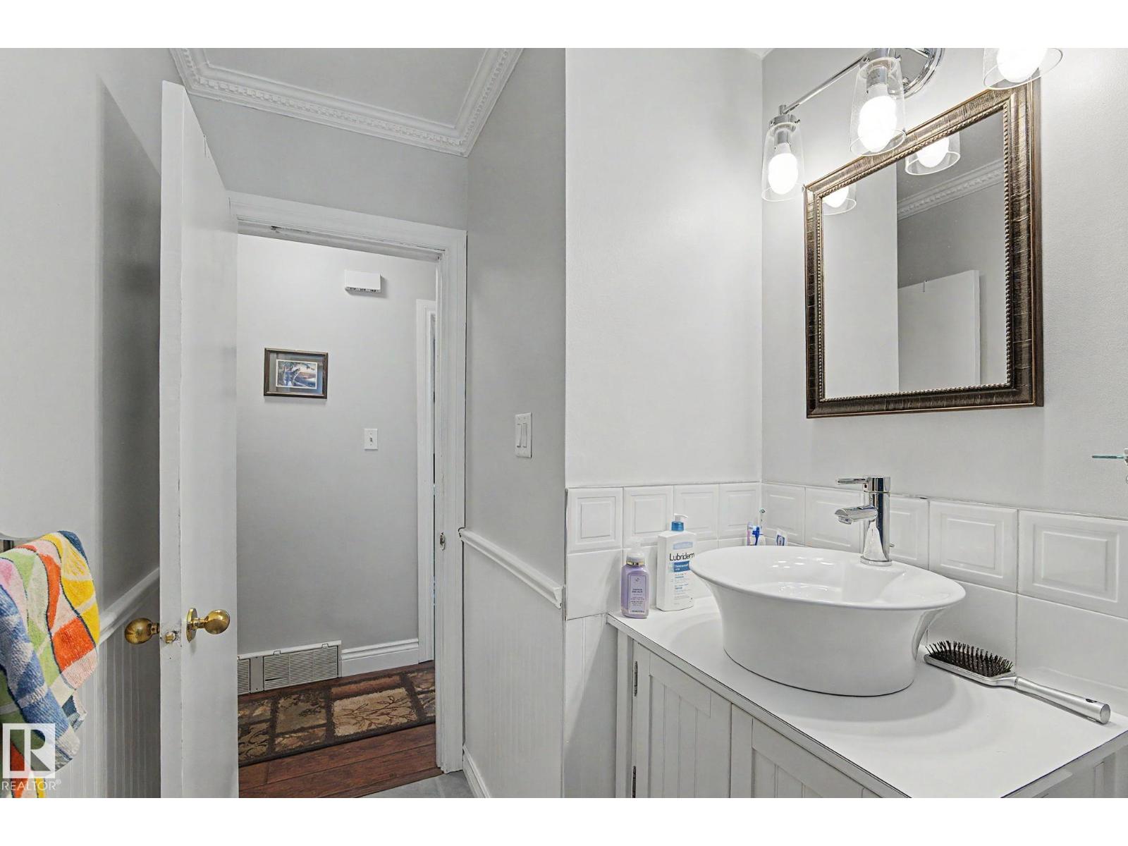 13548 123 ST NW - 17