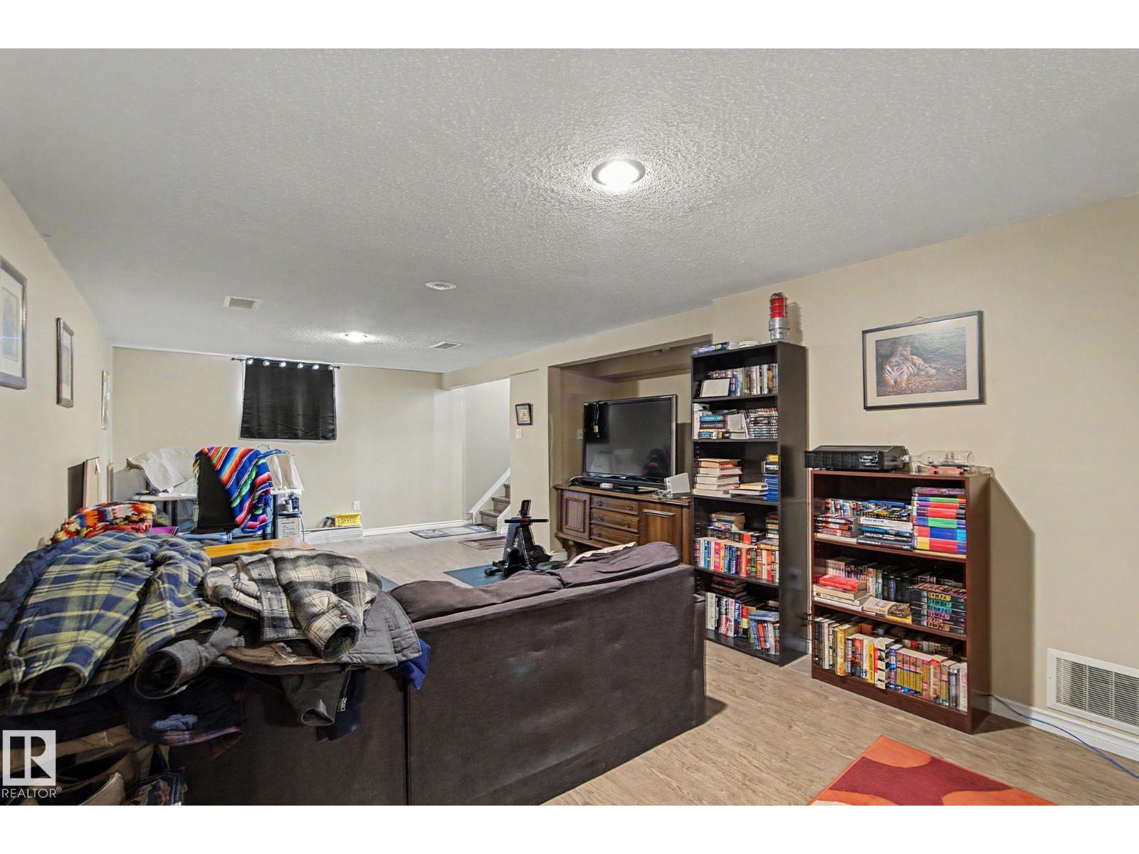 13548 123 ST NW - 29