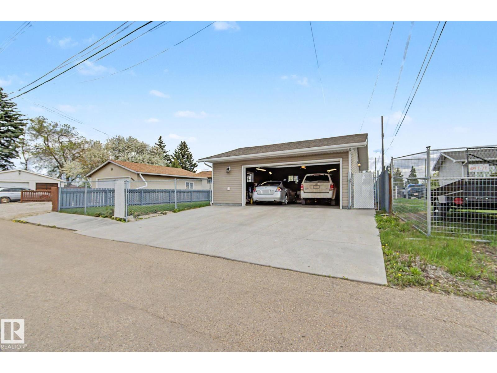 13548 123 ST NW - 45