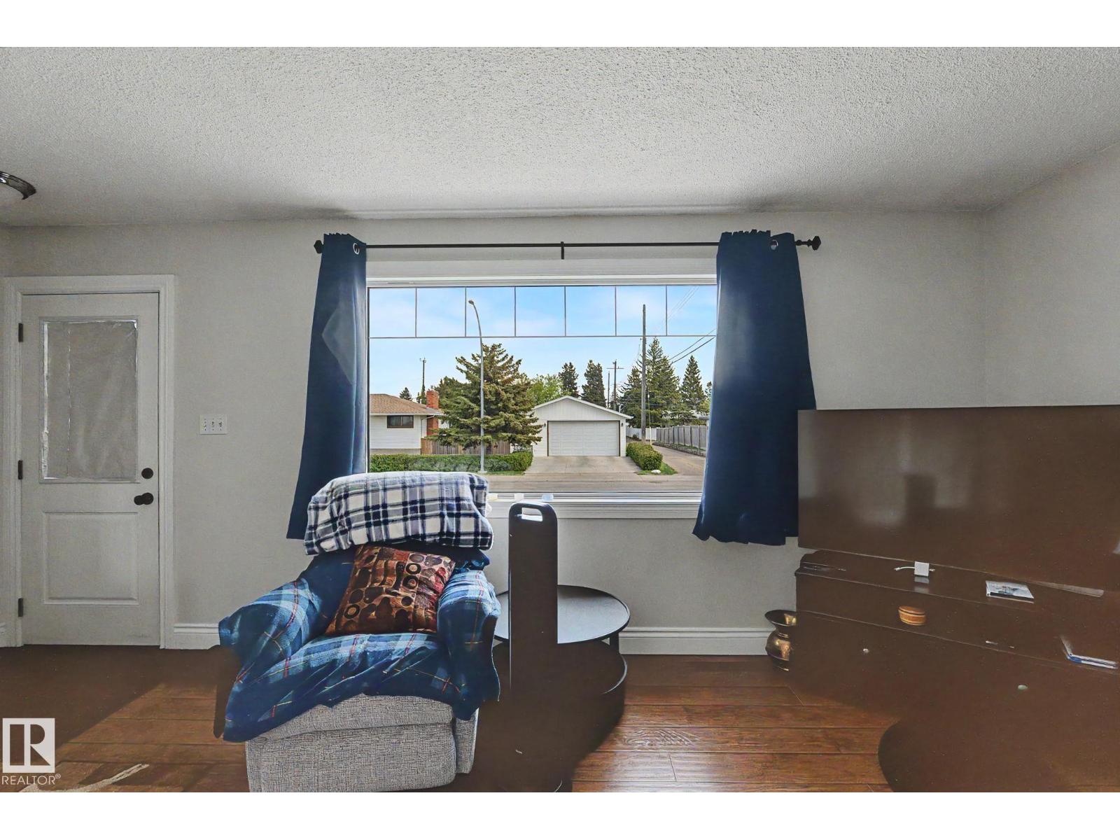 13548 123 ST NW - 5