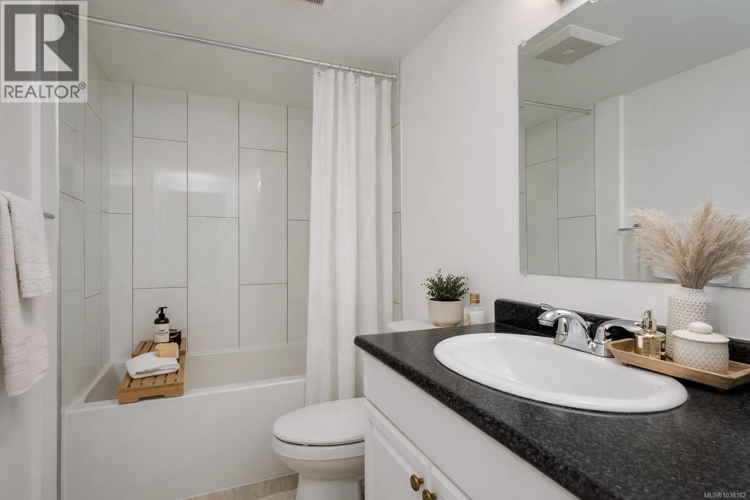 #104 689 Bay St - 10