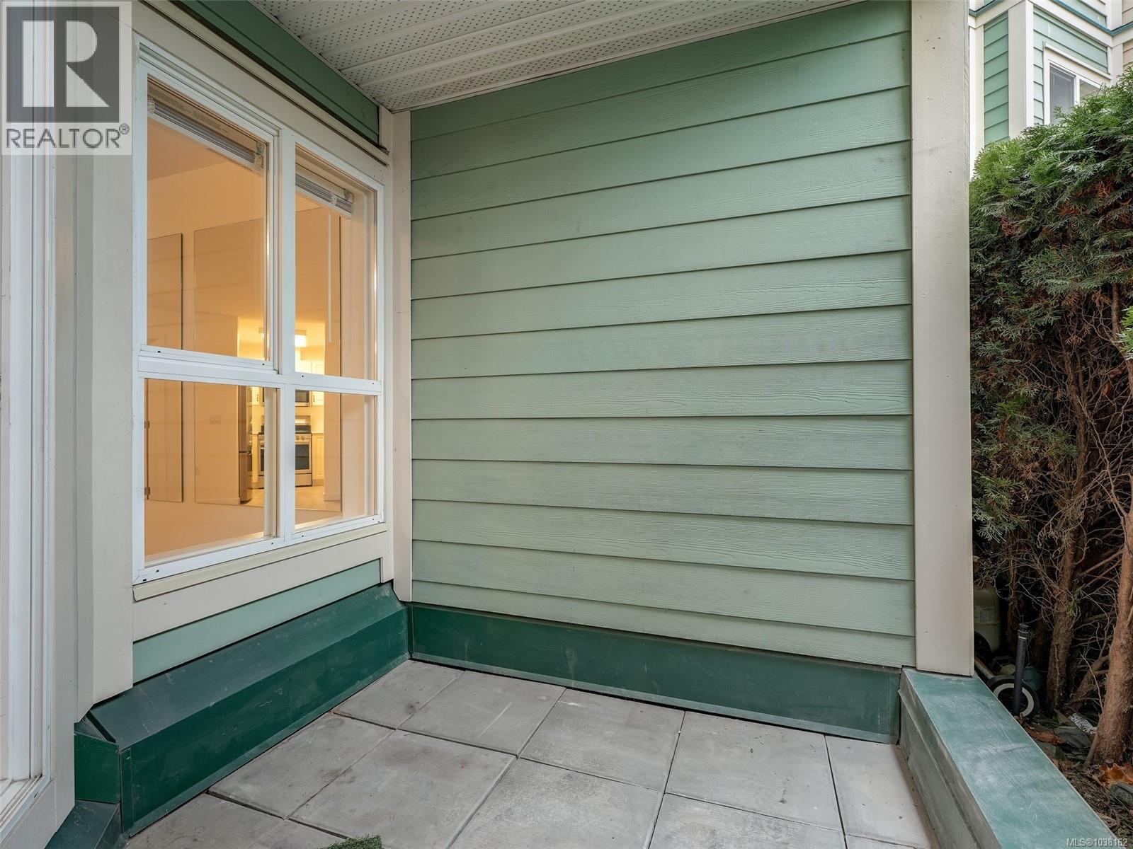 #104 689 Bay St - 17