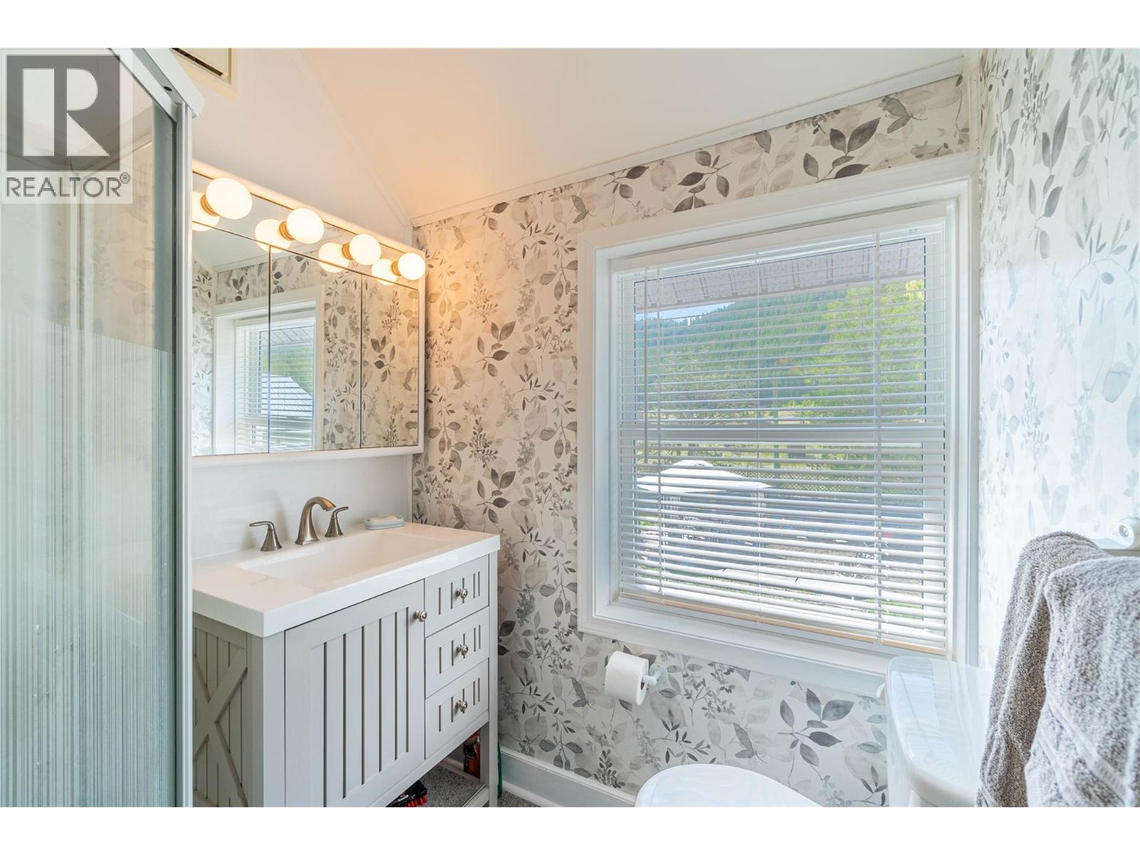 1566 Barnhartvale Road - 25