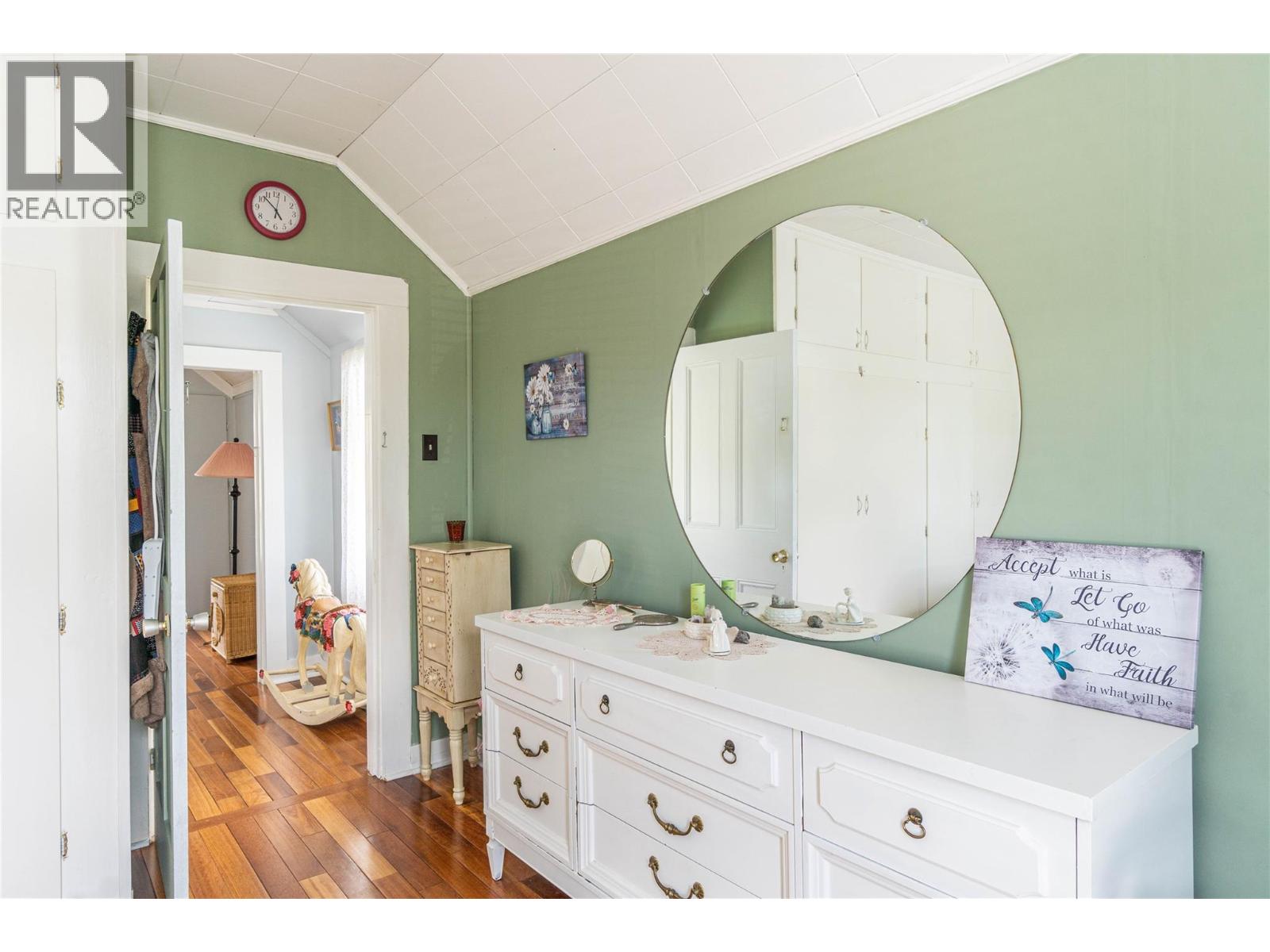 1566 Barnhartvale Road - 22