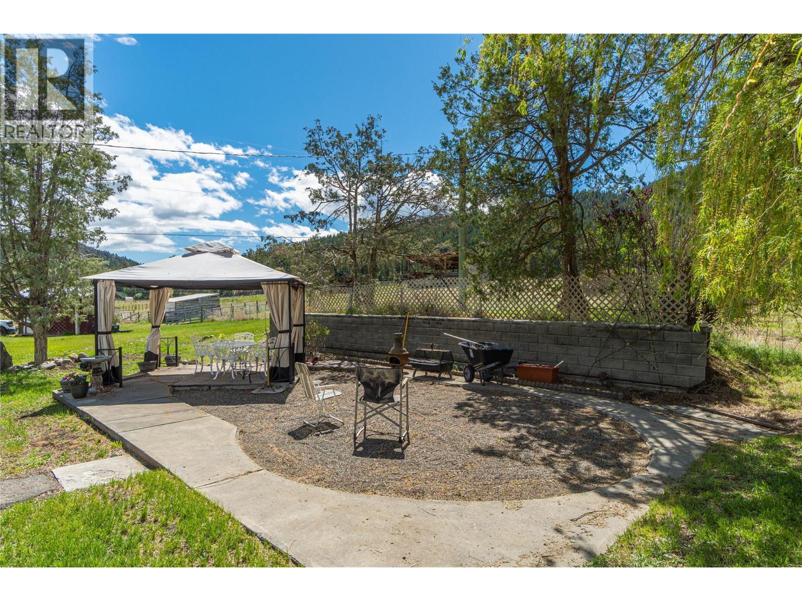 1566 Barnhartvale Road - 37
