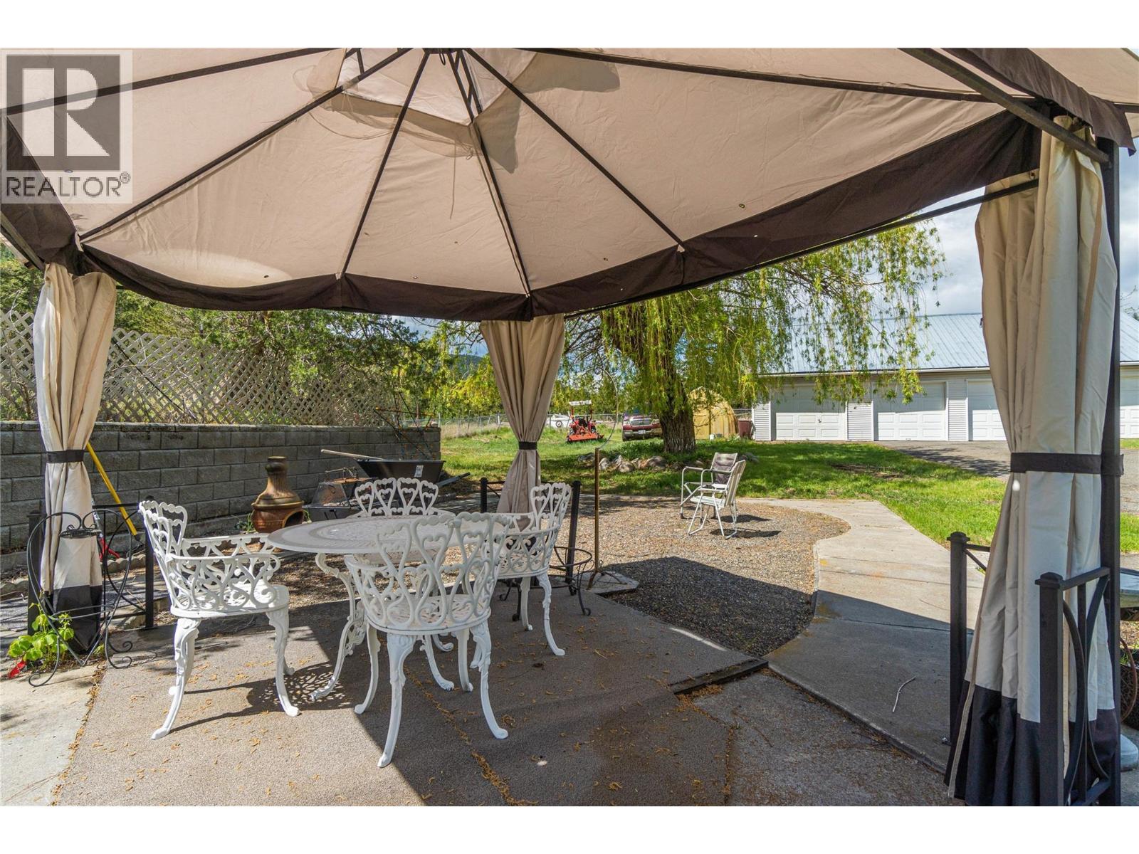 1566 Barnhartvale Road - 38