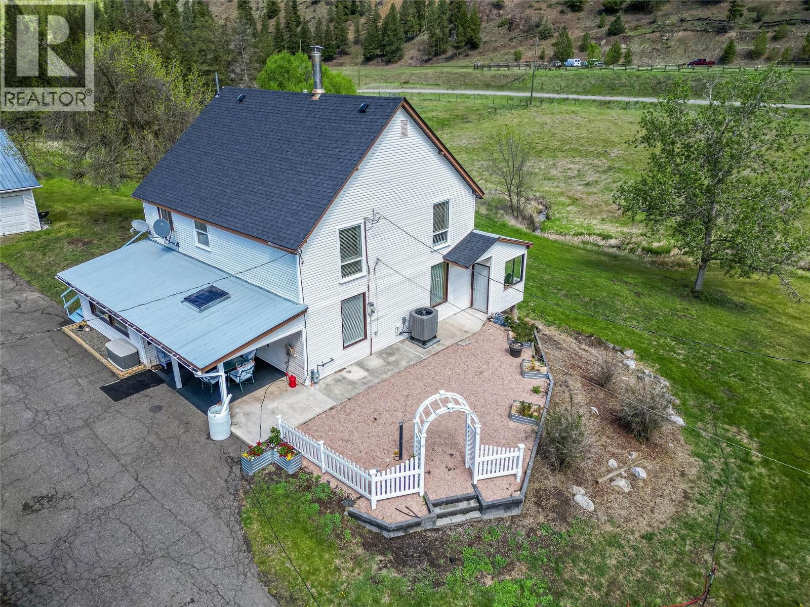 1566 Barnhartvale Road - 3