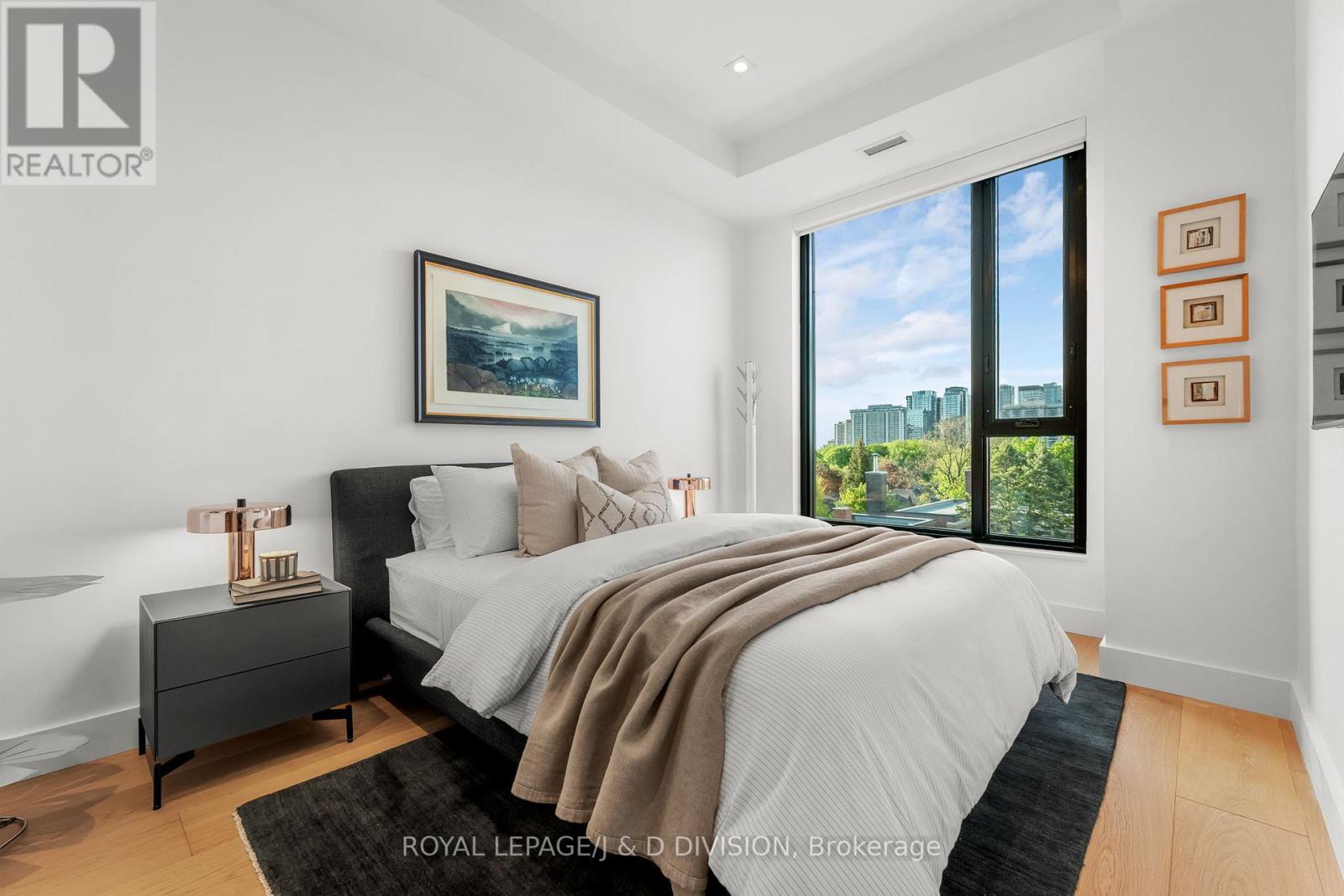 #710 1 STRATHGOWAN AVENUE - 12