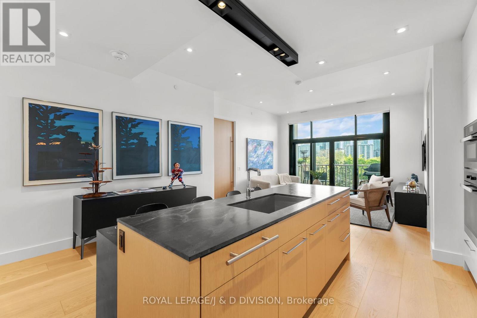 #710 1 STRATHGOWAN AVENUE - 7