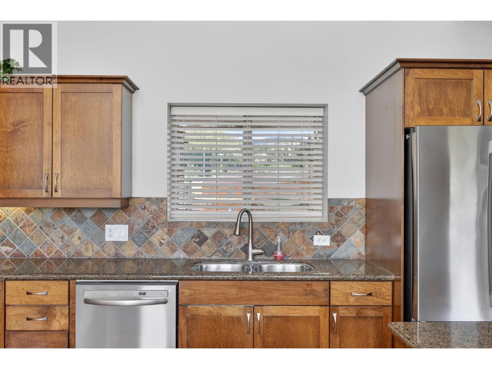 #323 3996 Beach Avenue - 19