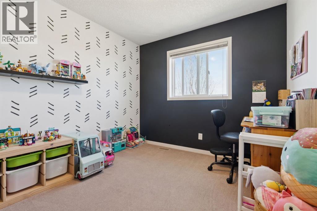 664 River Heights Crescent - 20