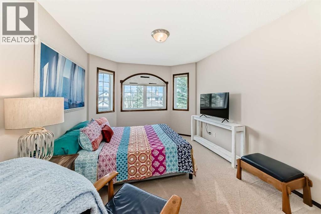 1416 Strathcona Drive SW - 27