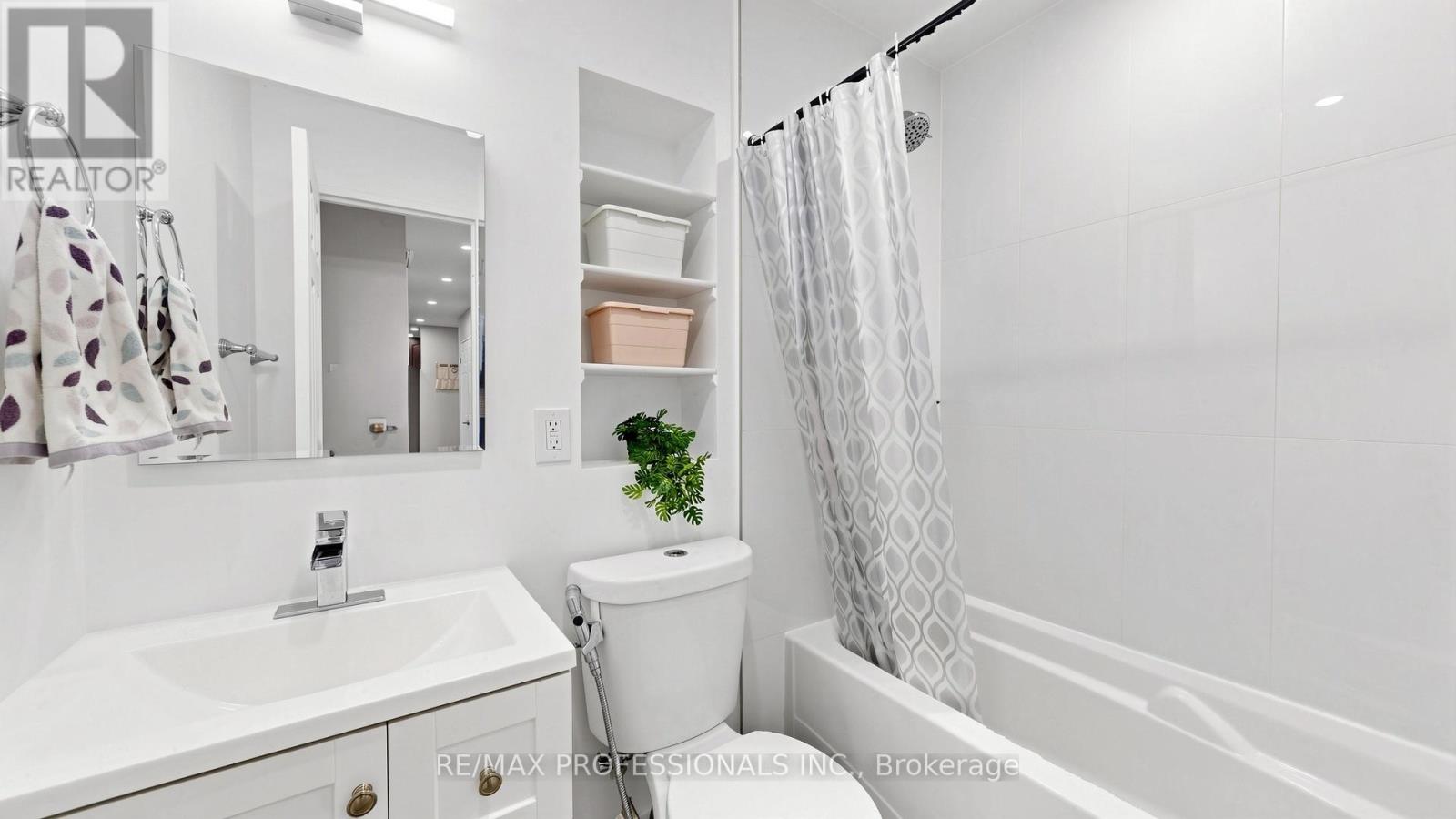 #809 100 DUNDALK DRIVE - 15
